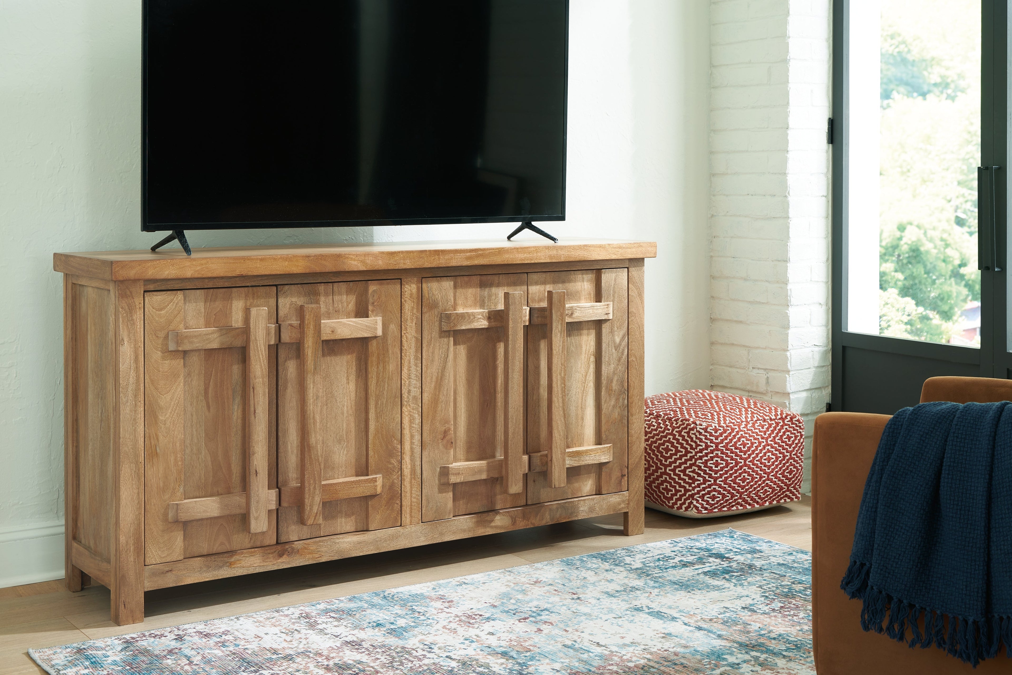 Dresor Natural Accent Cabinet