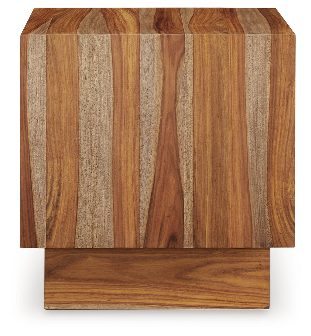 Dressonni Brown Square End Table