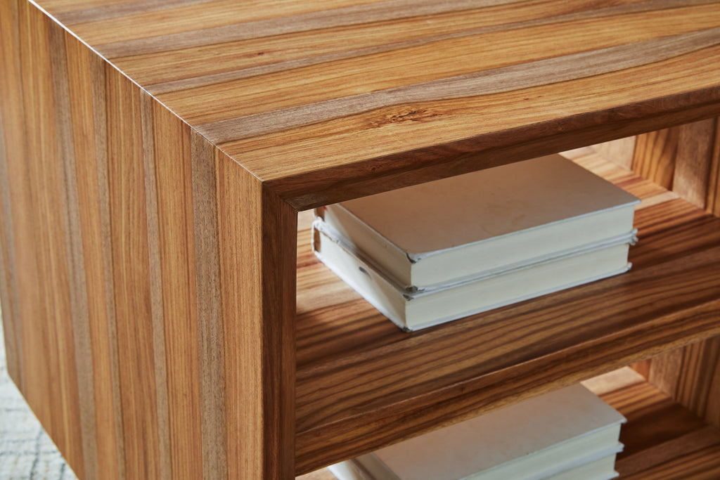 Dressonni Brown Square End Table