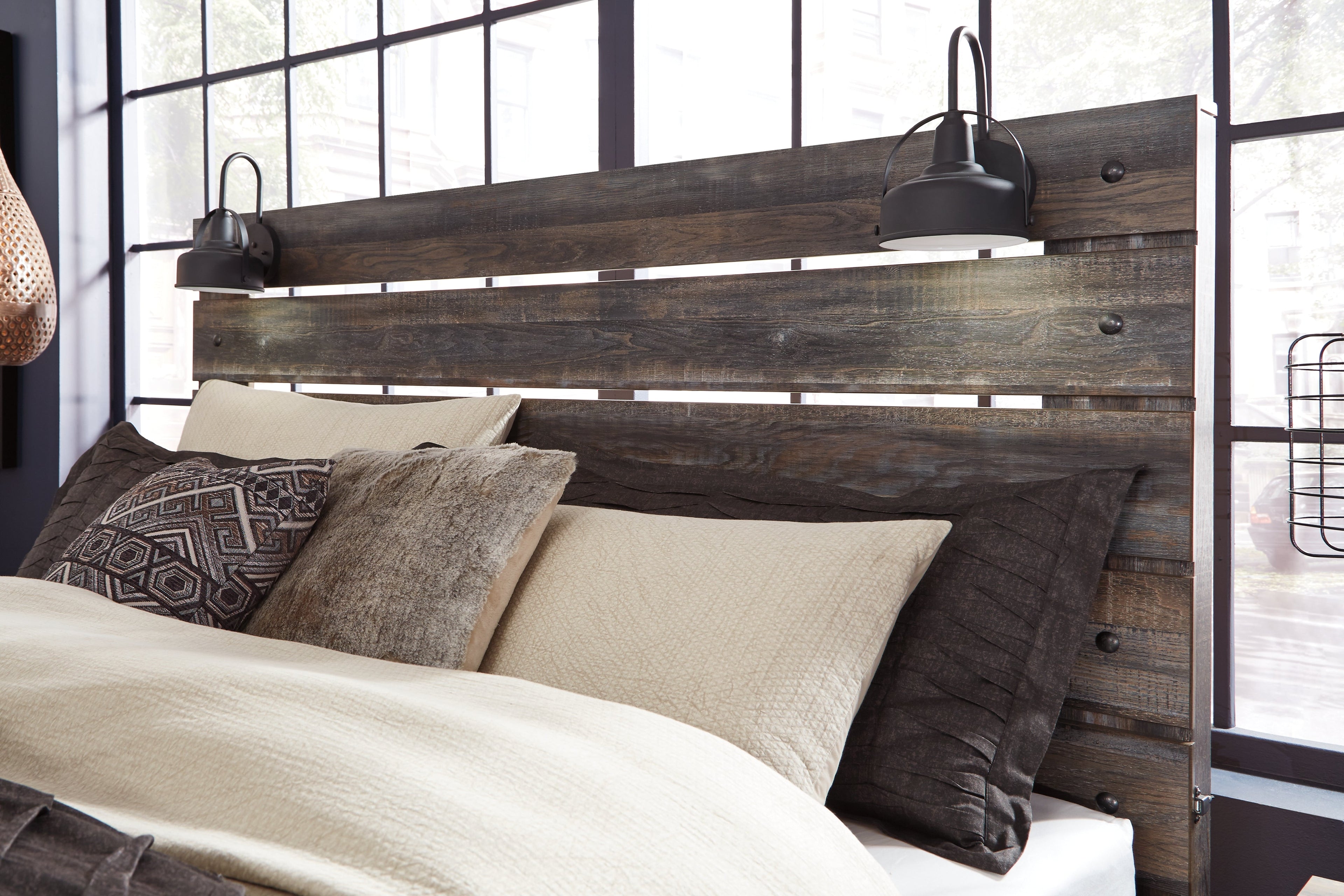 Drystan Multi King Panel Bedroom Set