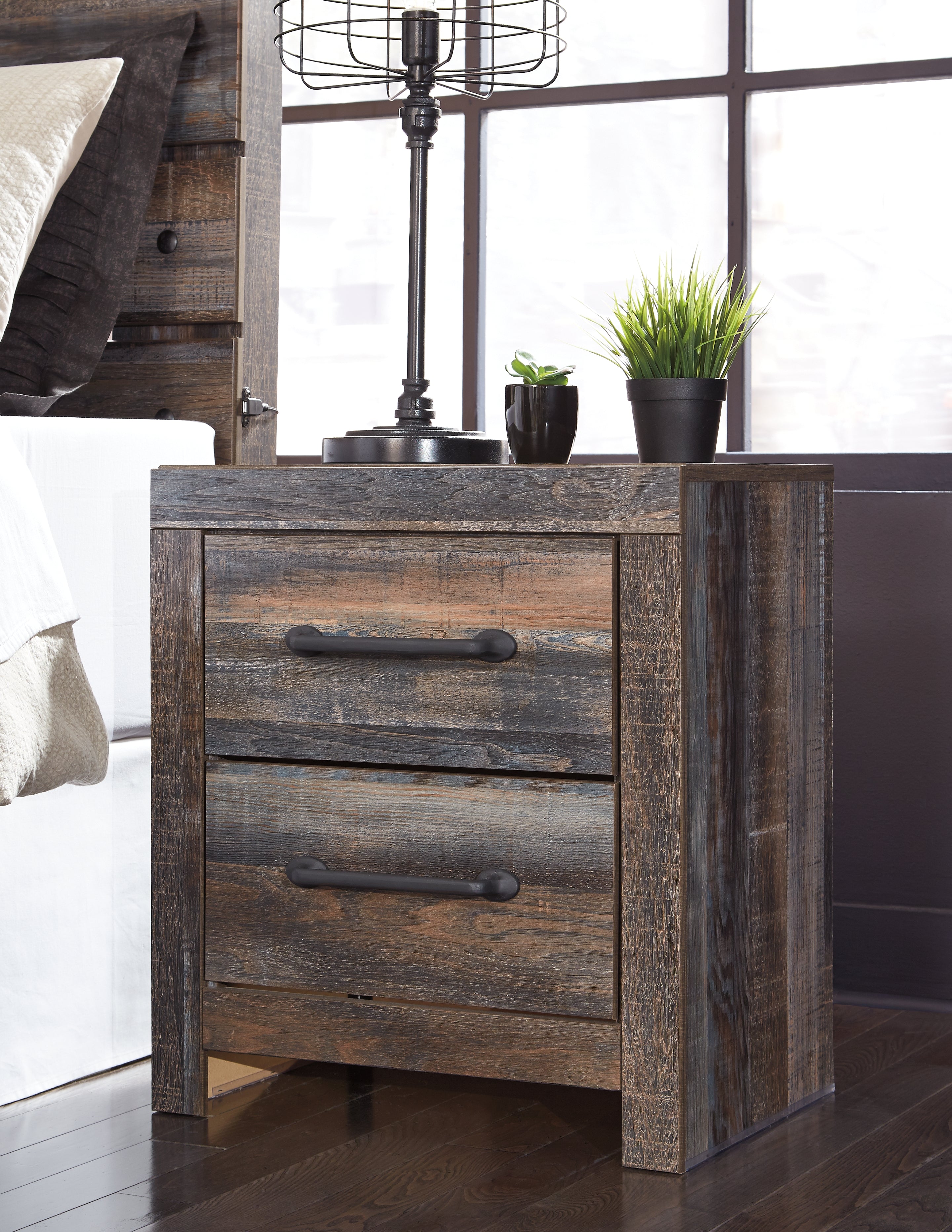 Drystan Multi King Panel Bedroom Set