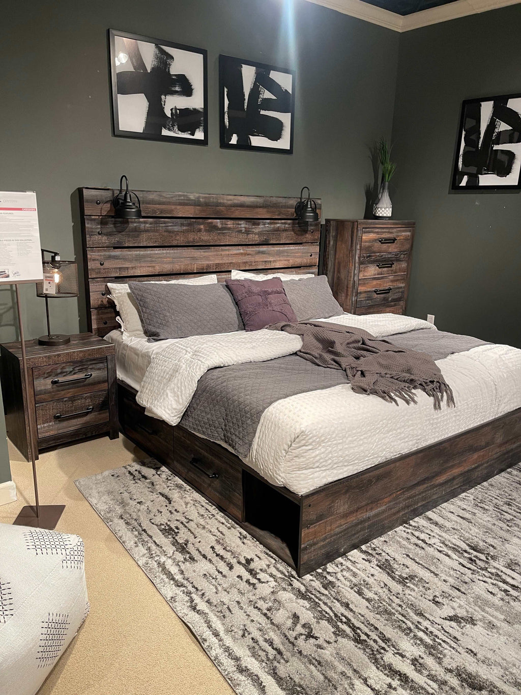 Drystan Multi Tone Queen Panel Bedroom Set / 4 Pc