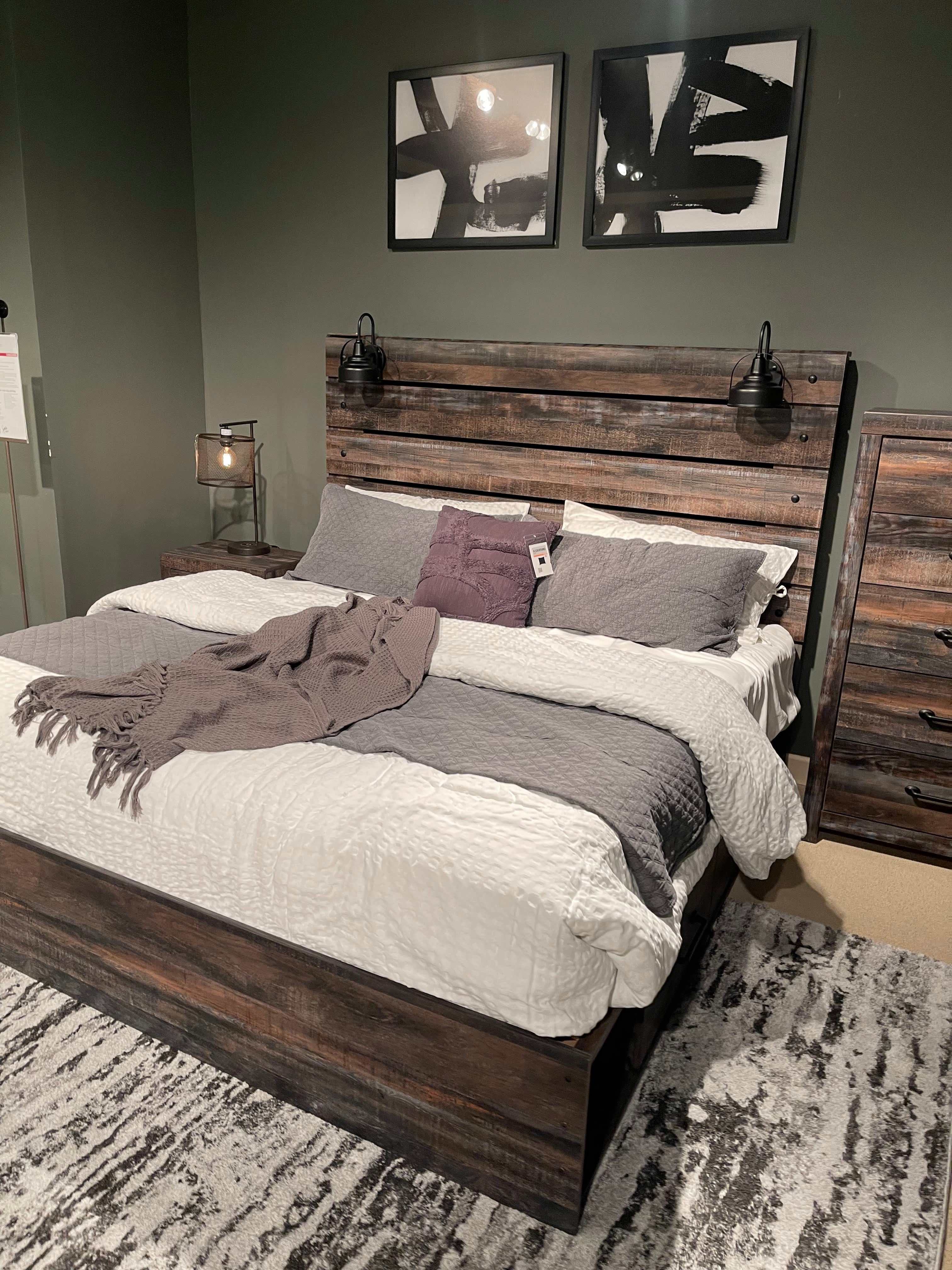 Drystan Multi Tone Queen Panel Bedroom Set / 4 Pc