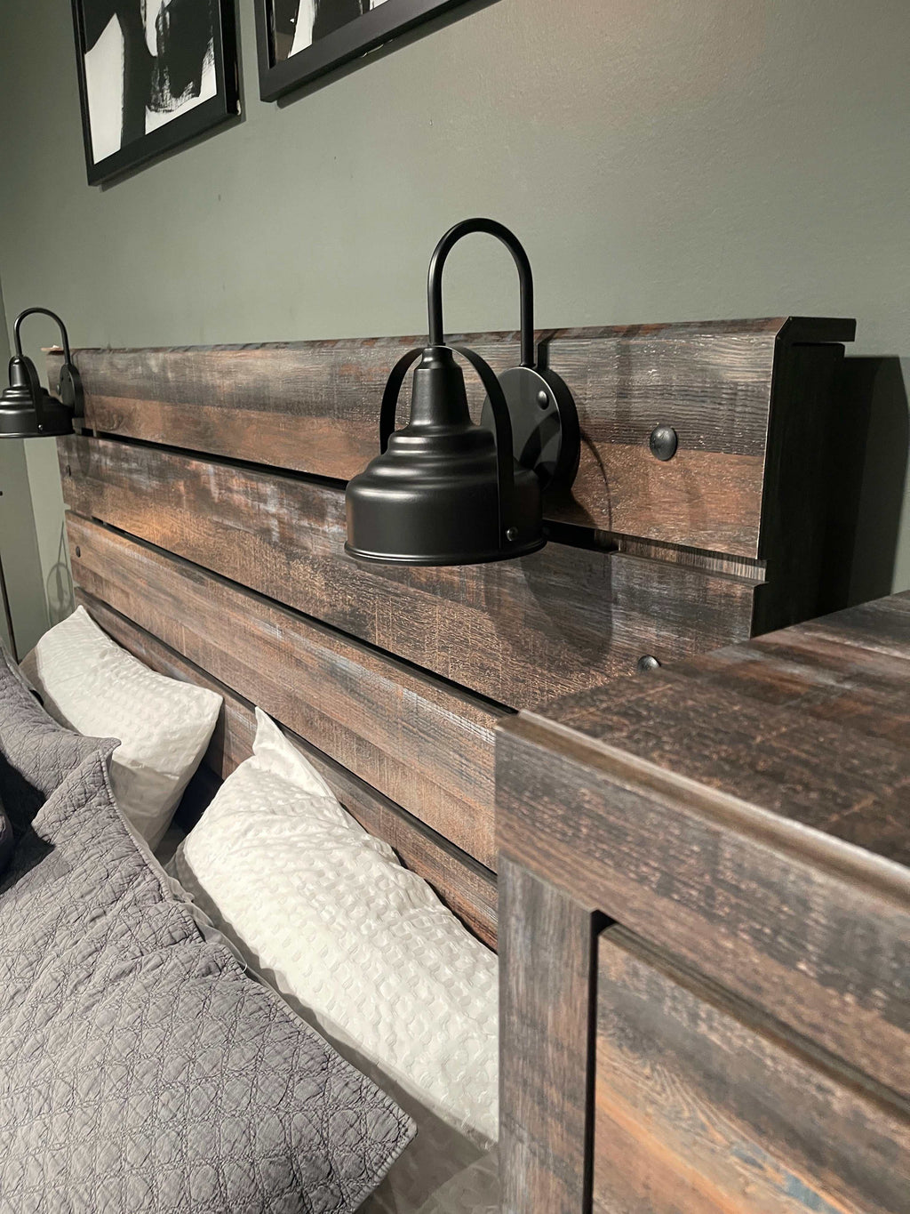 Drystan Multi Tone Queen Panel Bedroom Set / 4 Pc