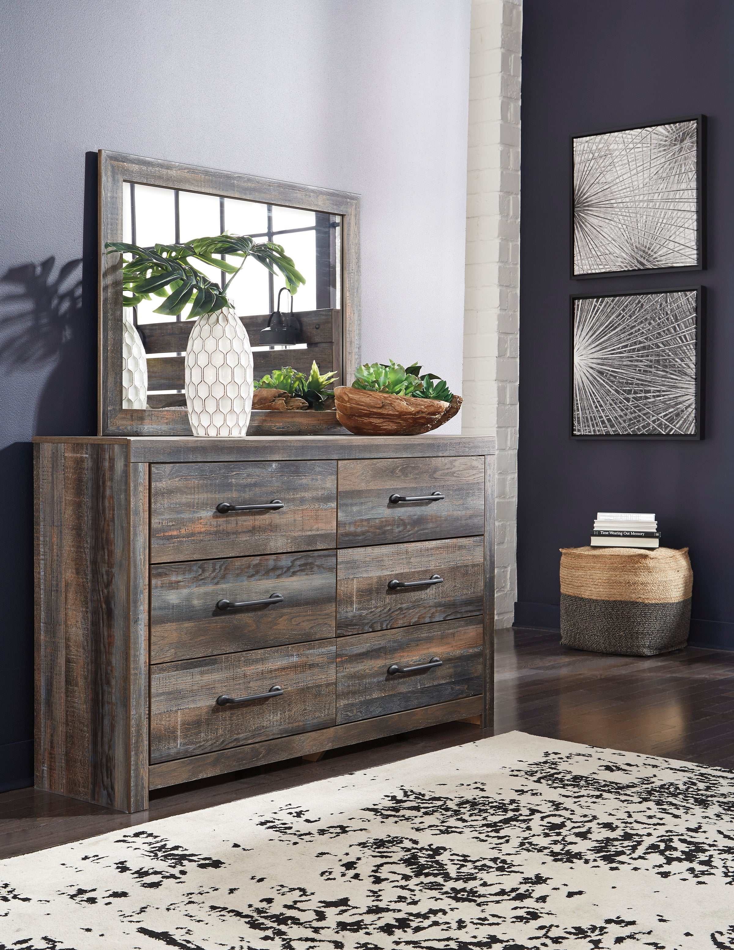 Drystan Multi Tone Queen Panel Bedroom Set / 4 Pc