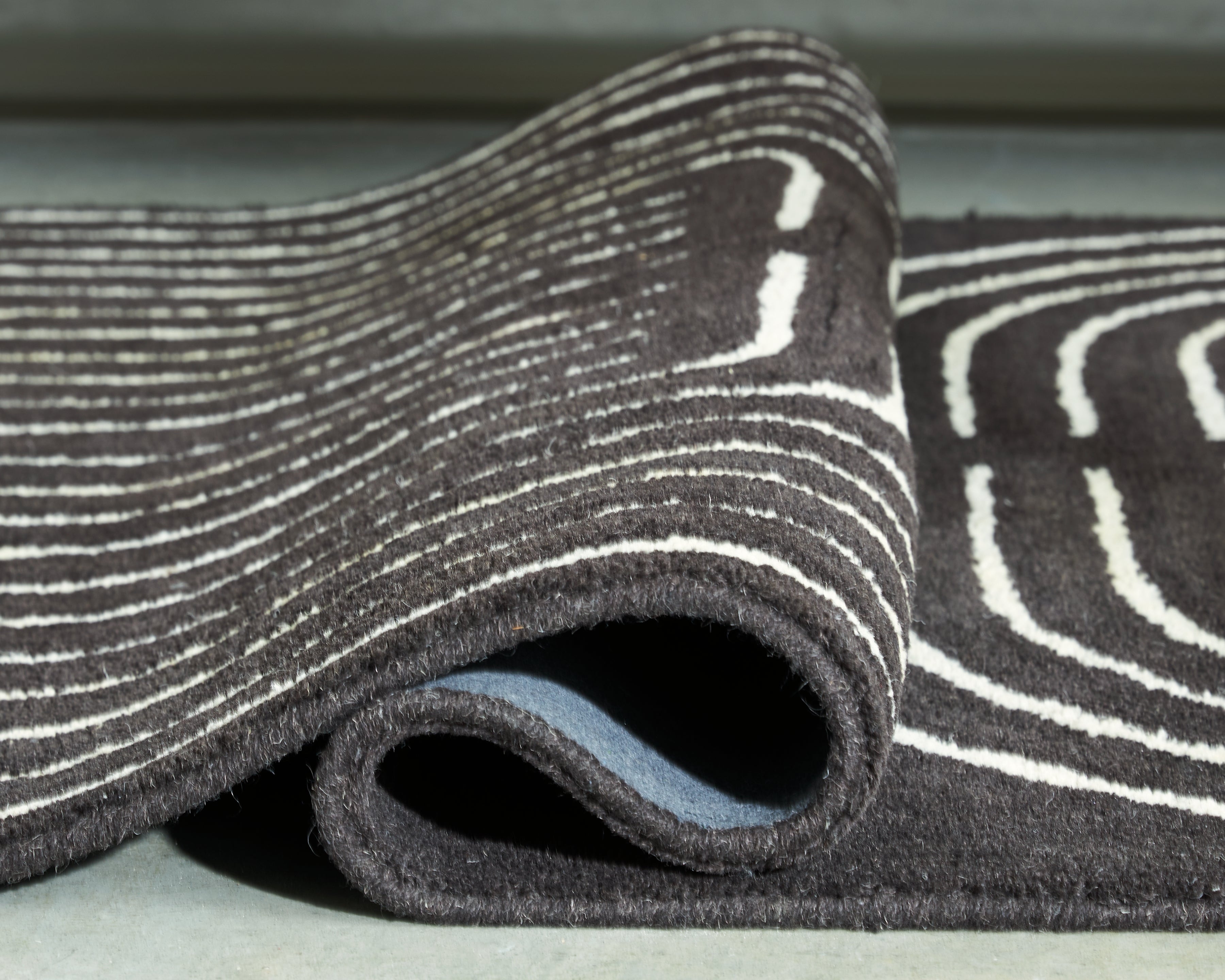 Eldonmore Black/Ivory Large Rug