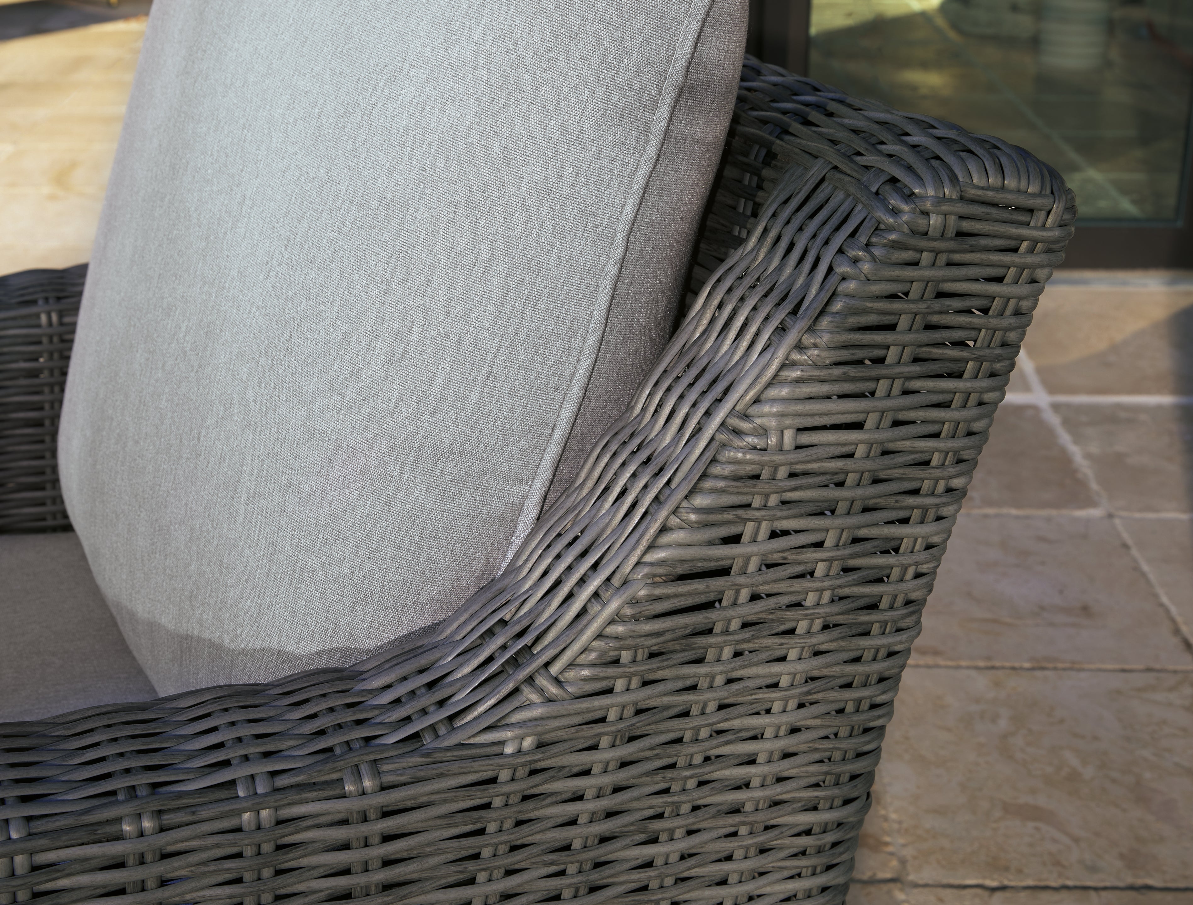 Elite Park Gray Outdoor Swivel Lounge w/ Cushion