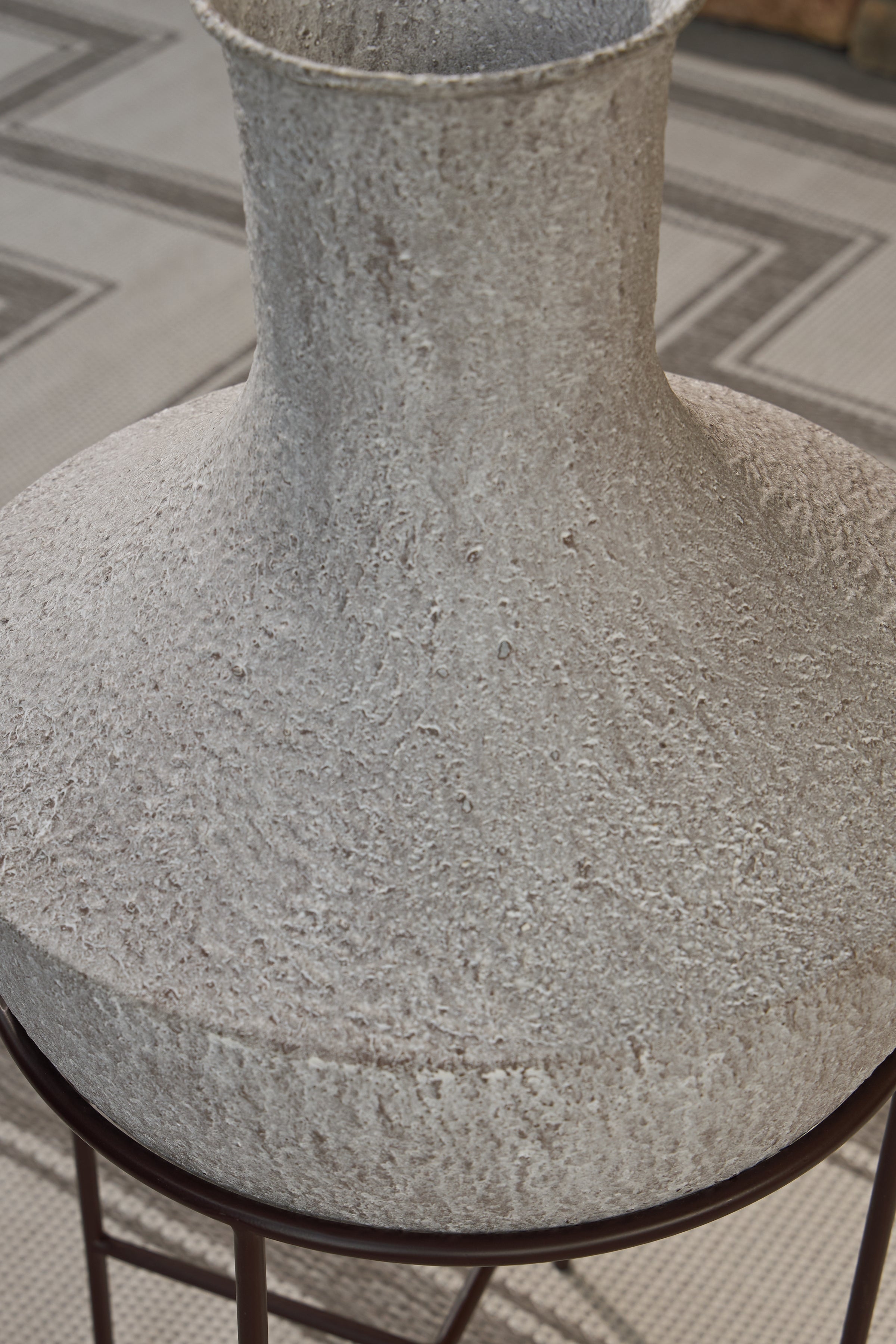 Estonbank Distressed Cream Vase 28"