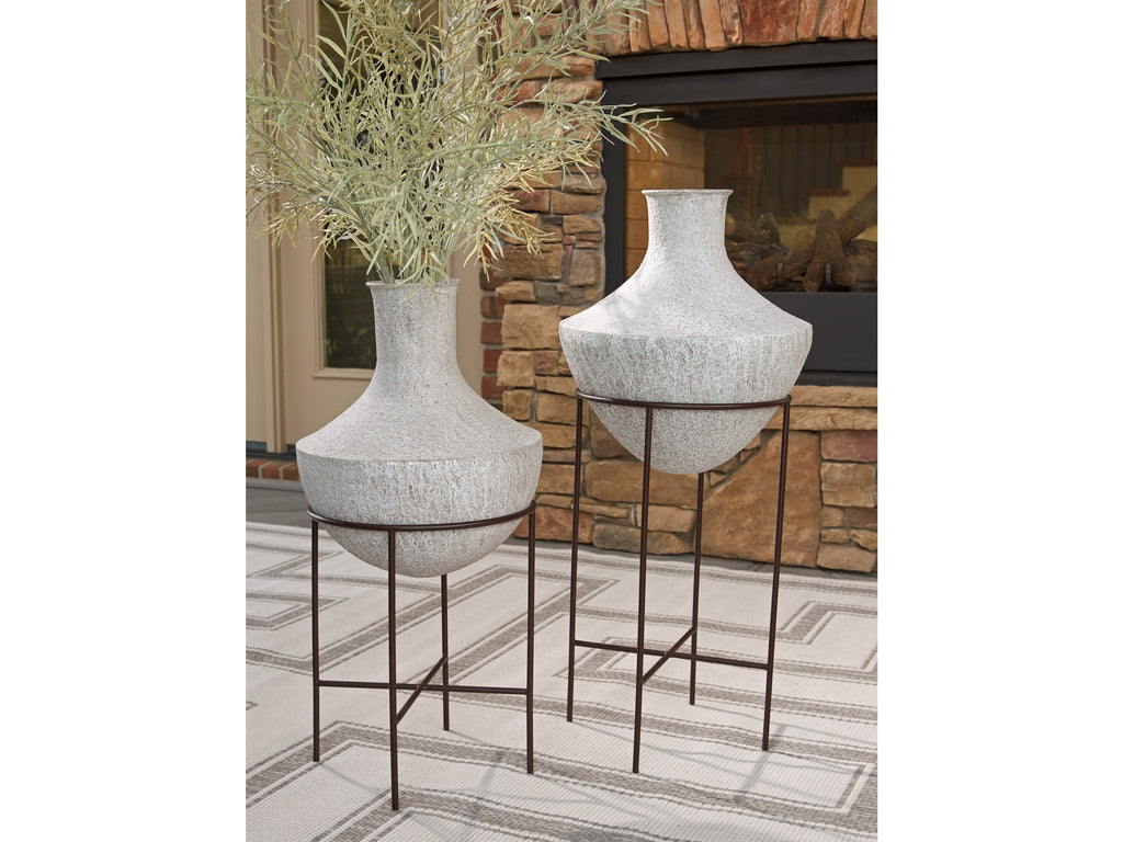 Estonbank Distressed Vase Set, Cream