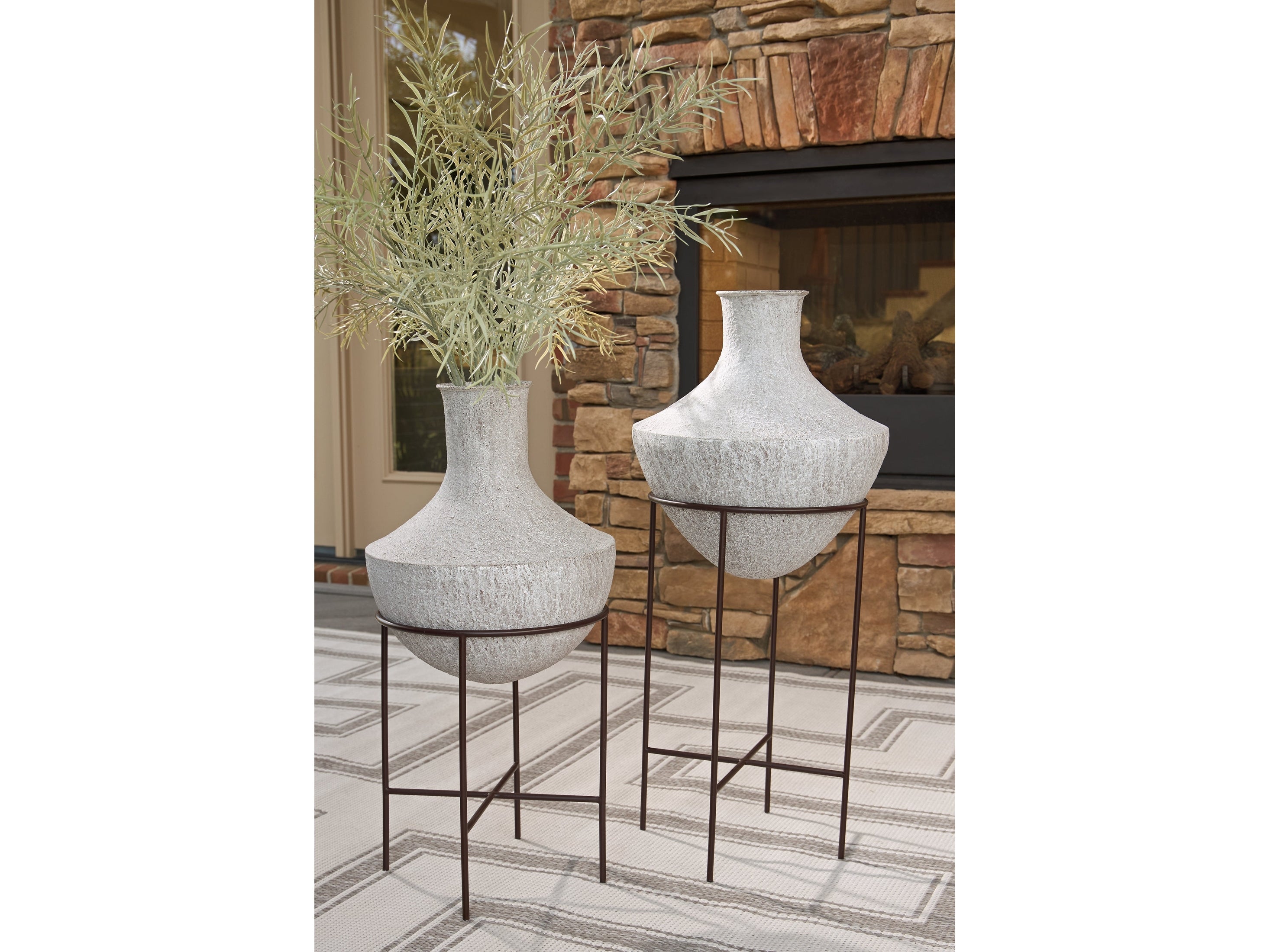Estonbank Distressed Vase Set, Cream