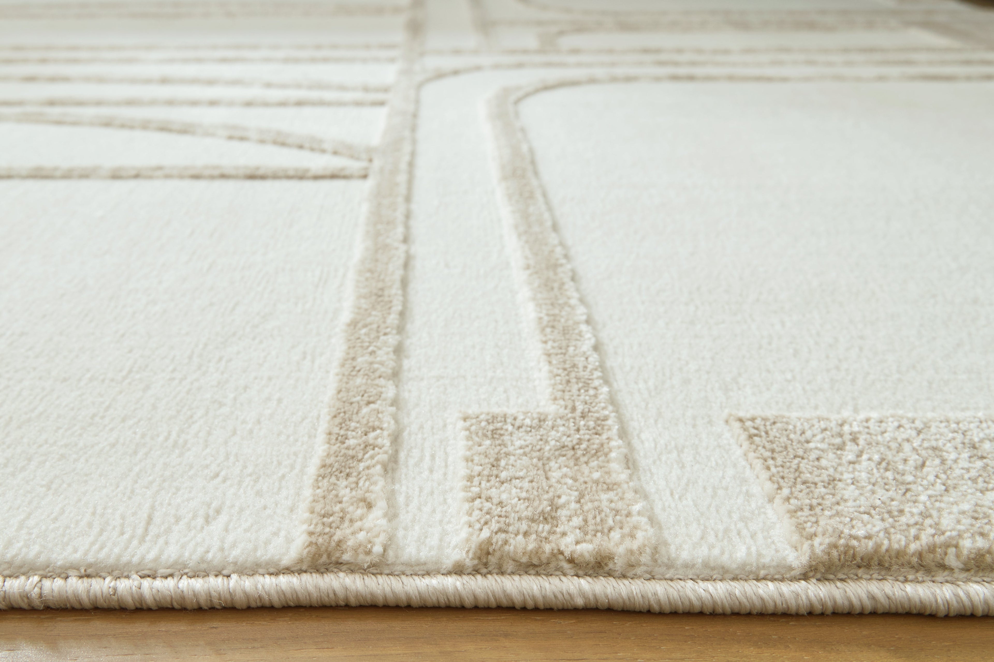 Farongrove Ivory/Beige Large Rug