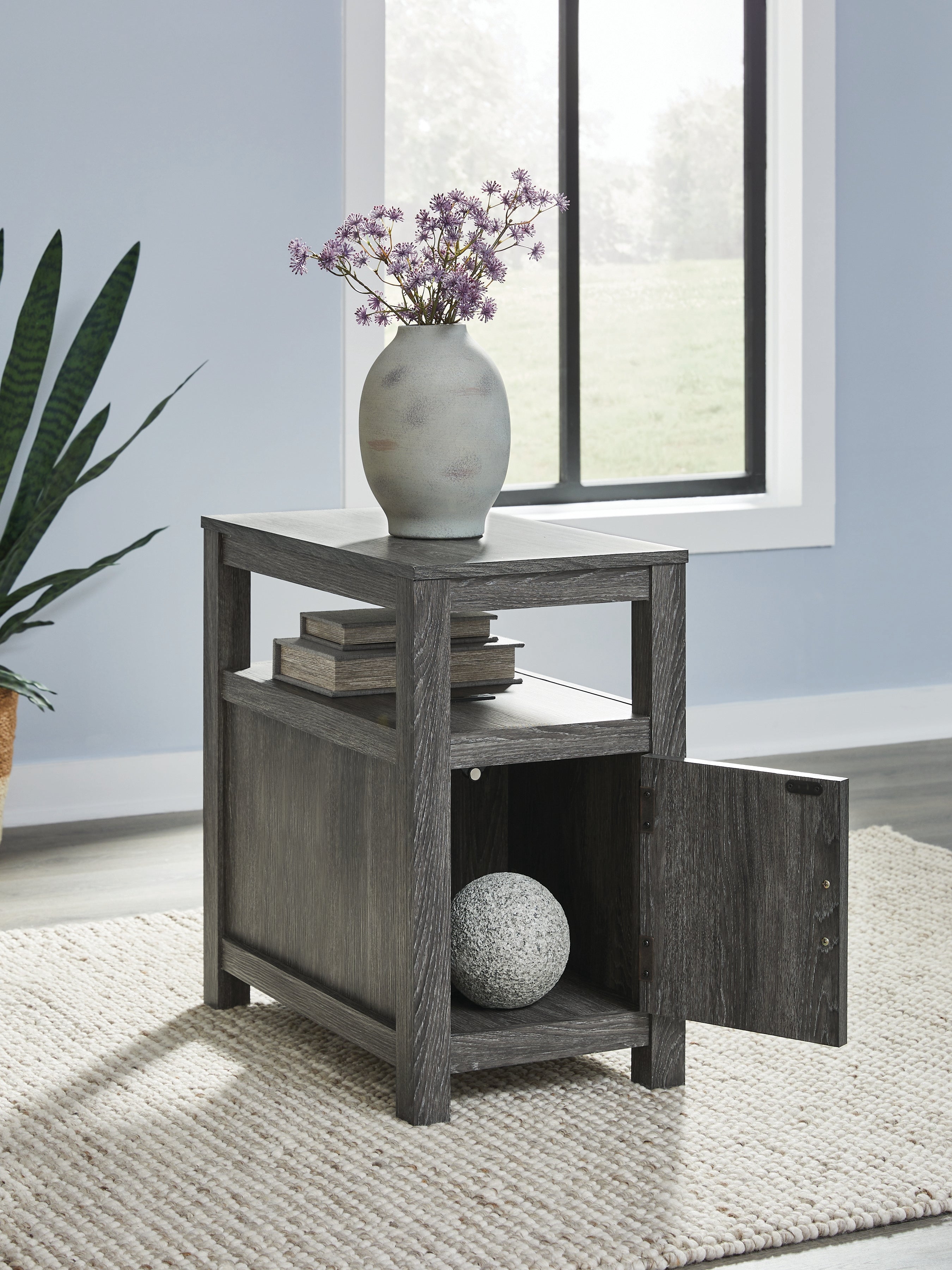 Fendenmore Two-tone Chair Side End Table