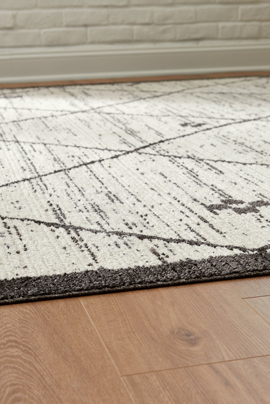 Fenriston Cream/Black Large Rug