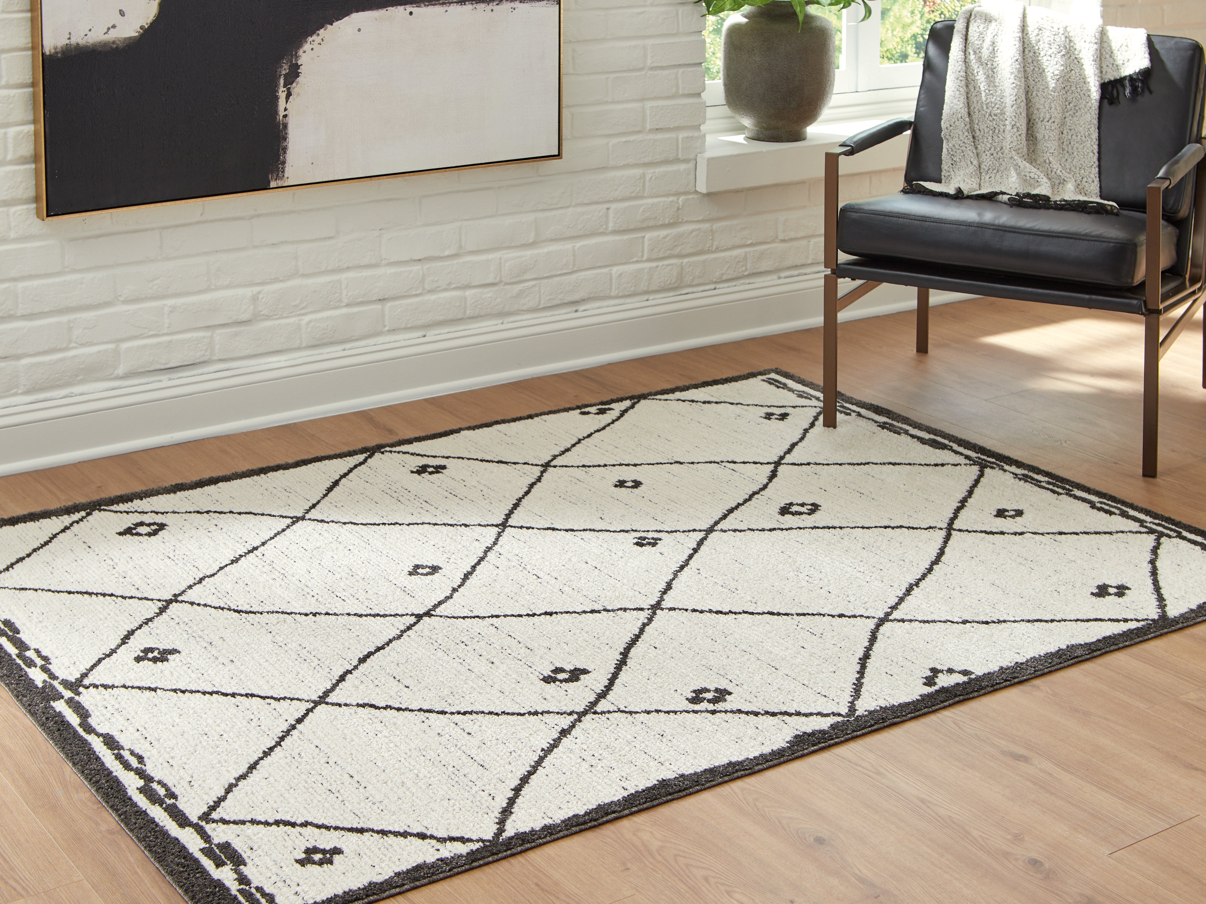 Fenriston Cream/Black Medium Rug