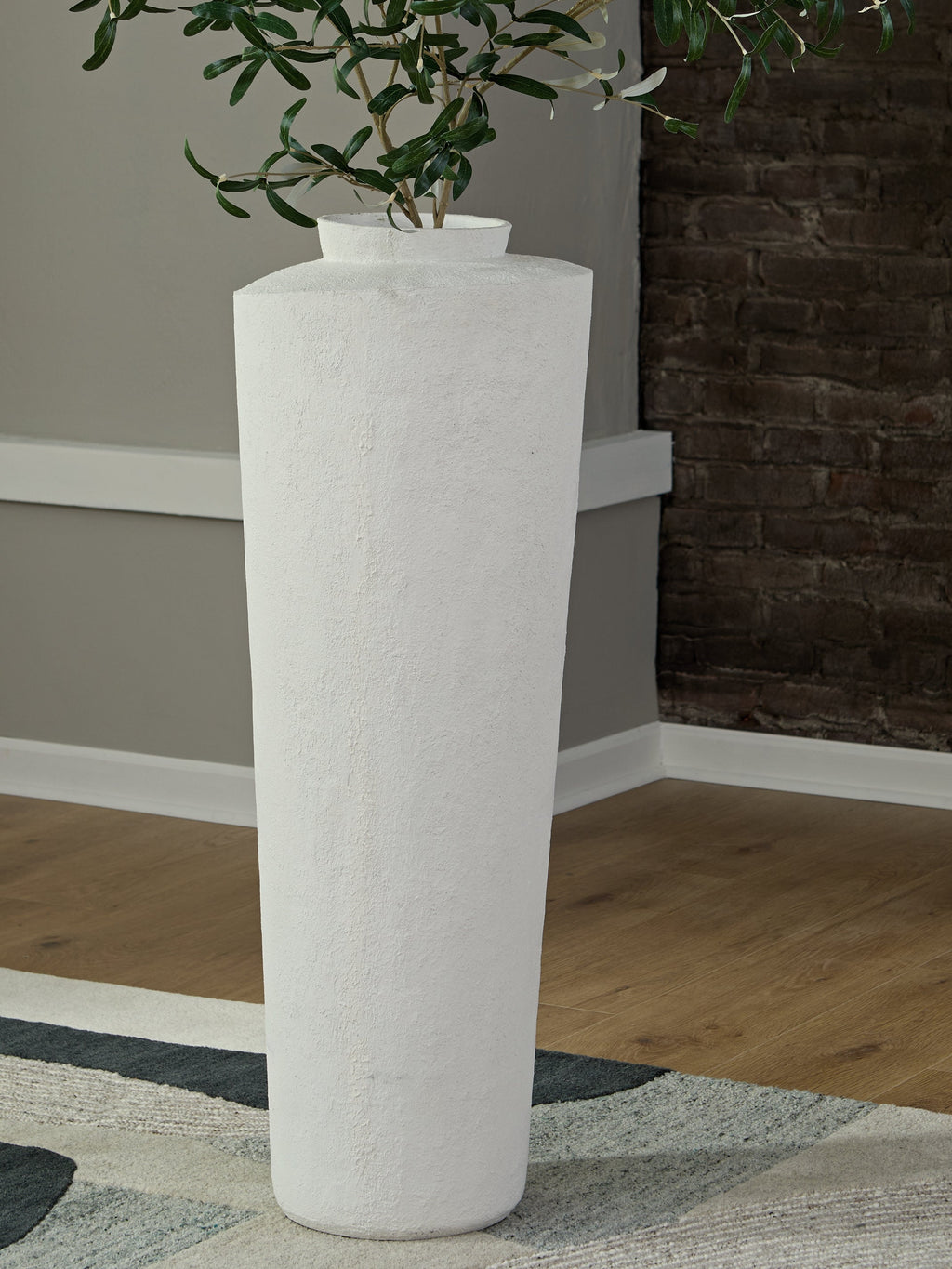Flurinworth Cream Vase