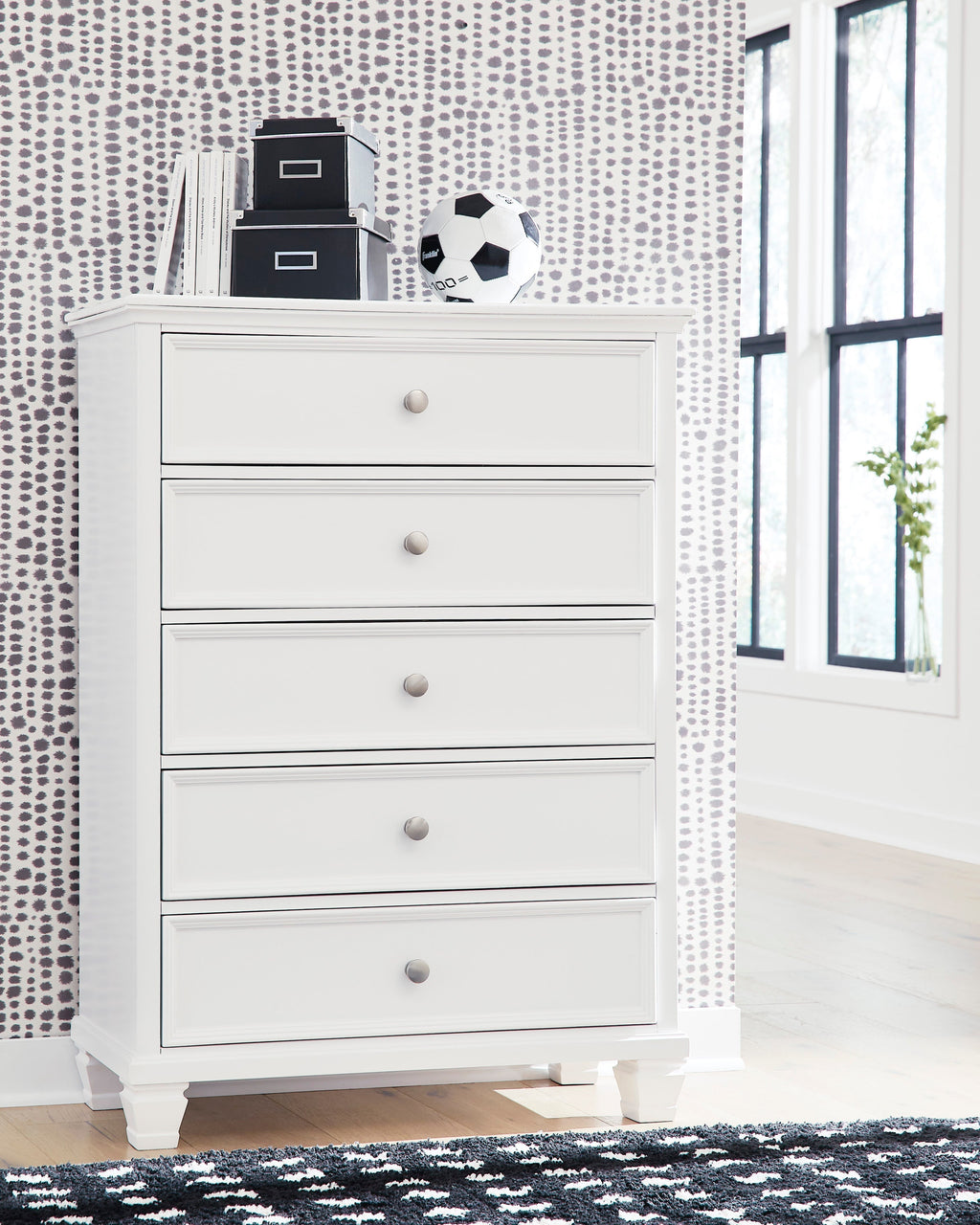 Fortman White Queen Panel 6-Piece Bedroom Set w/ 2 Nightstands