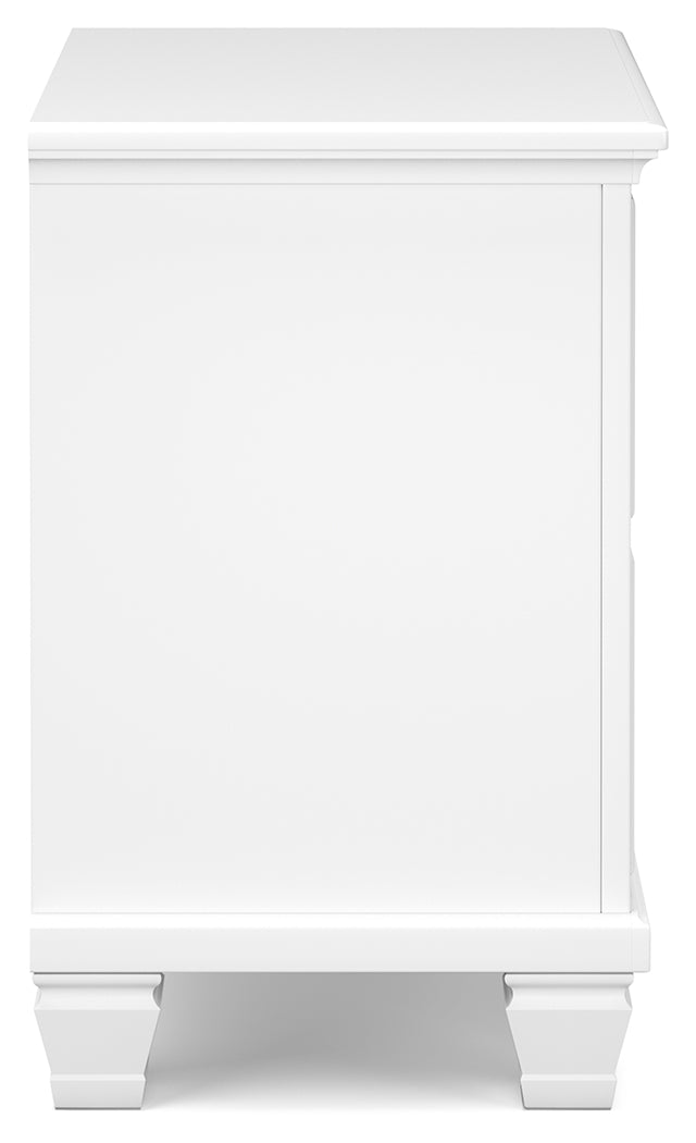 Fortman White Full Panel Bed, Dresser and Nightstand