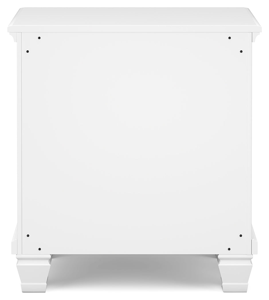 Fortman White Full Panel Bed, Dresser and Nightstand