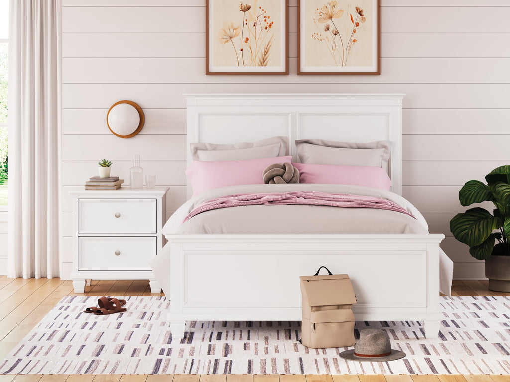 Fortman White Full Panel Bed, Dresser and Nightstand
