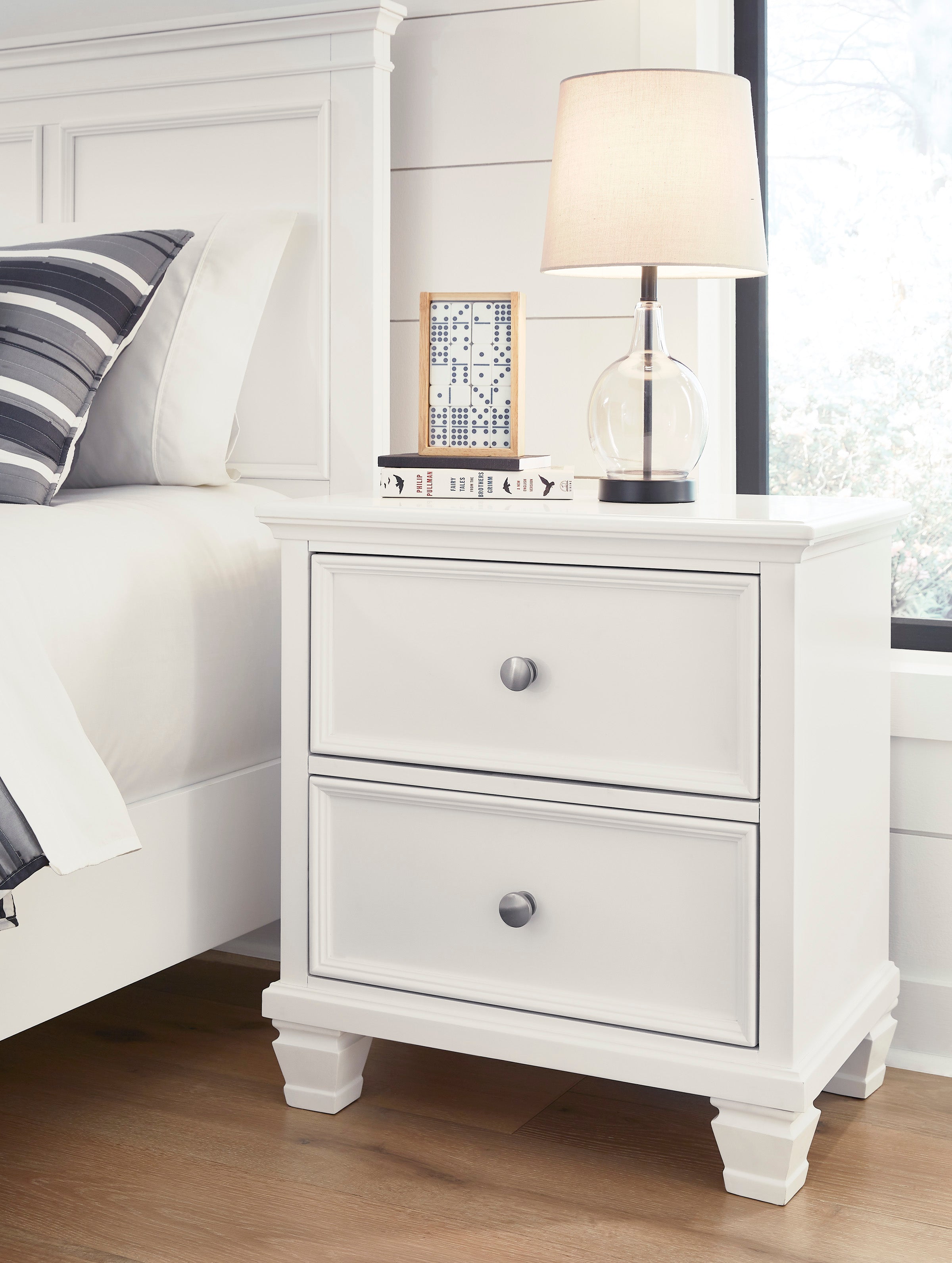 Fortman White California King Panel 5-Piece Bedroom Set