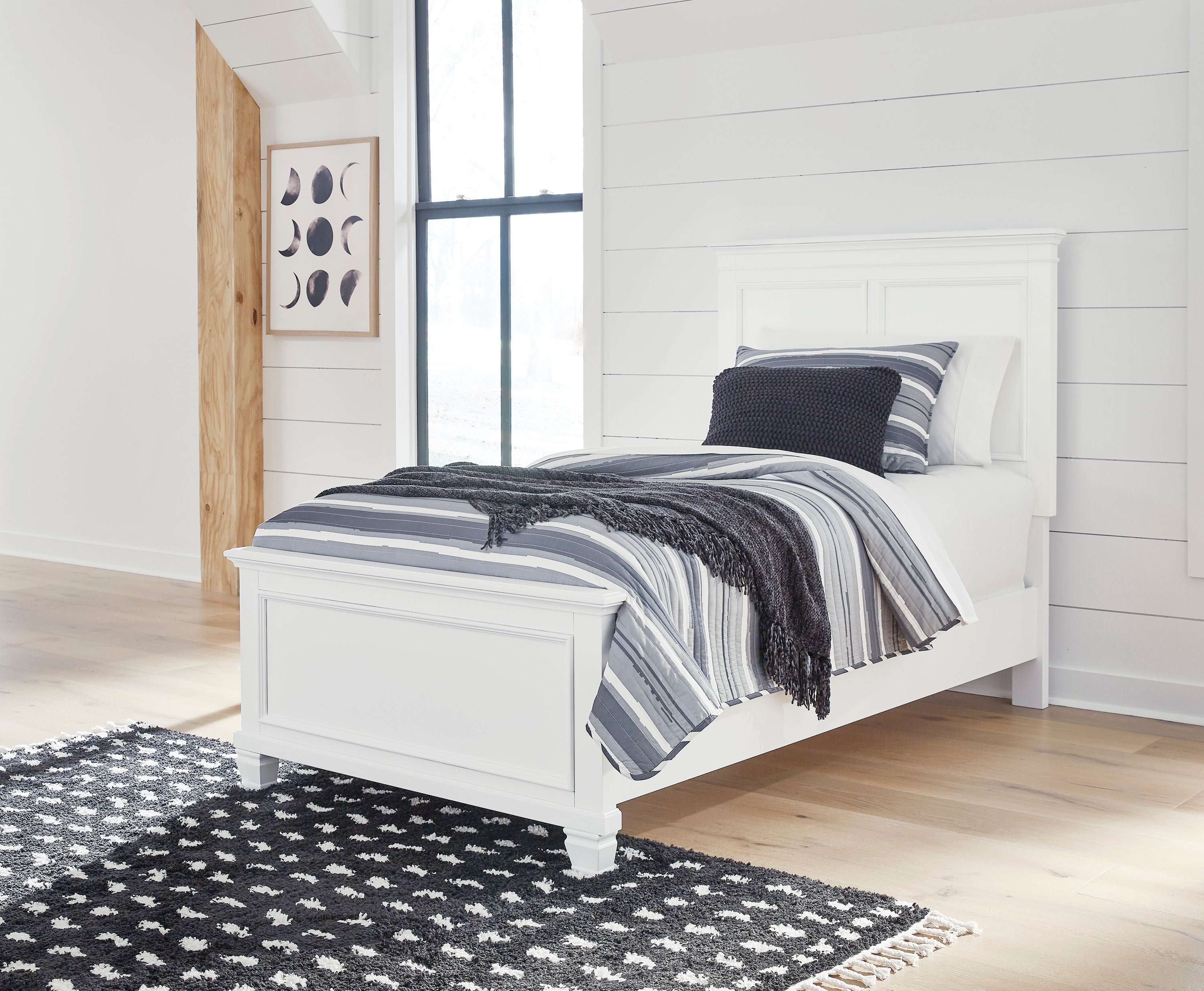 Fortman White Twin Panel 5-Piece Bedroom Set w/ 2 Nightstands