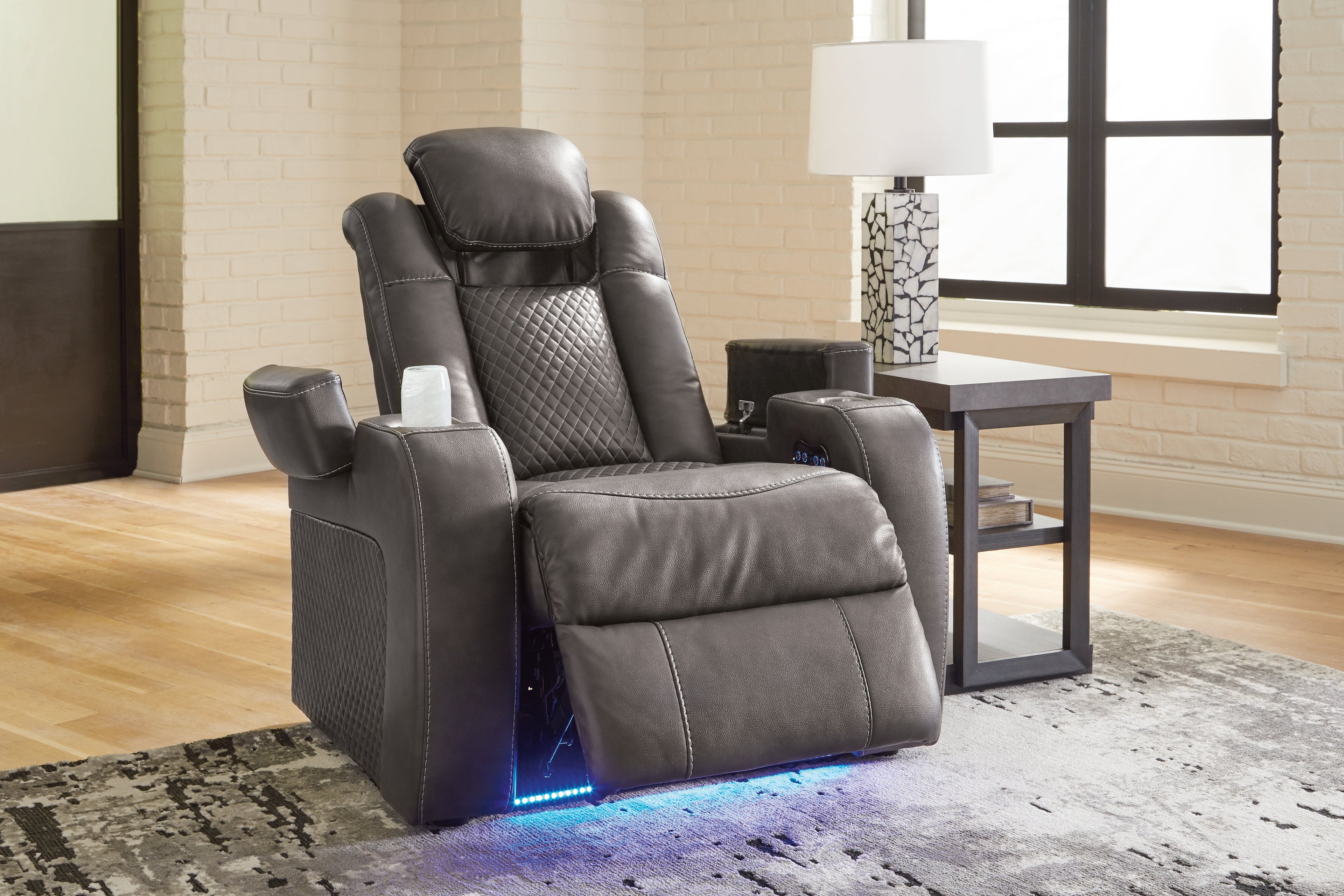 Fyne-Dyme Shadow Power Reclining Sofa and Power Recliner