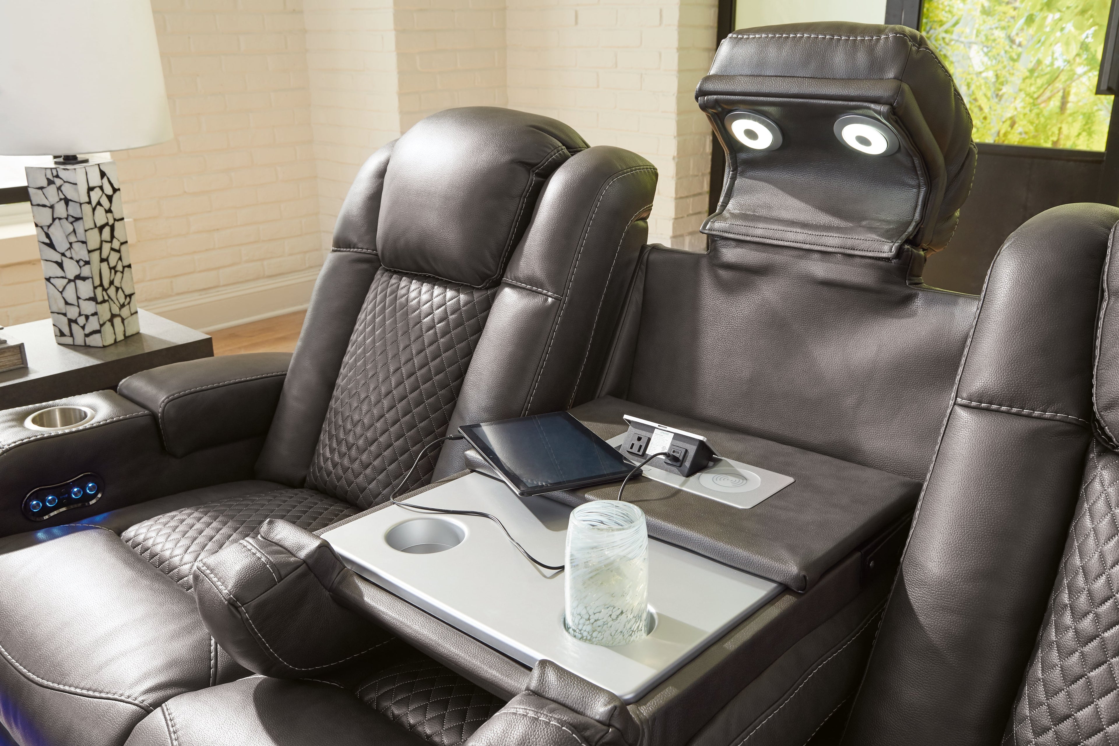 Fyne-Dyme Shadow Power Reclining Sofa and Power Recliner