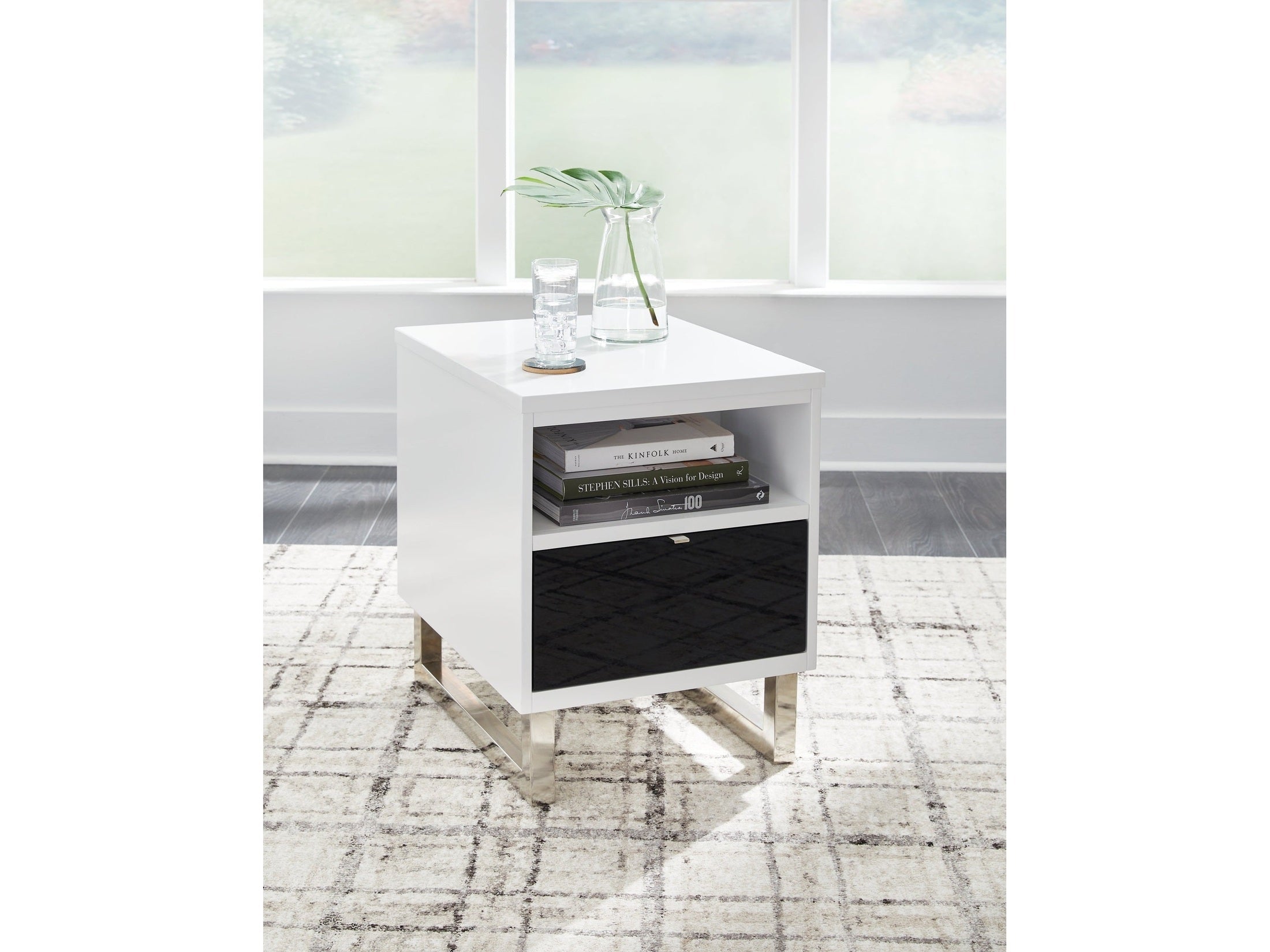 Gardoni White/Black Chairside End Table