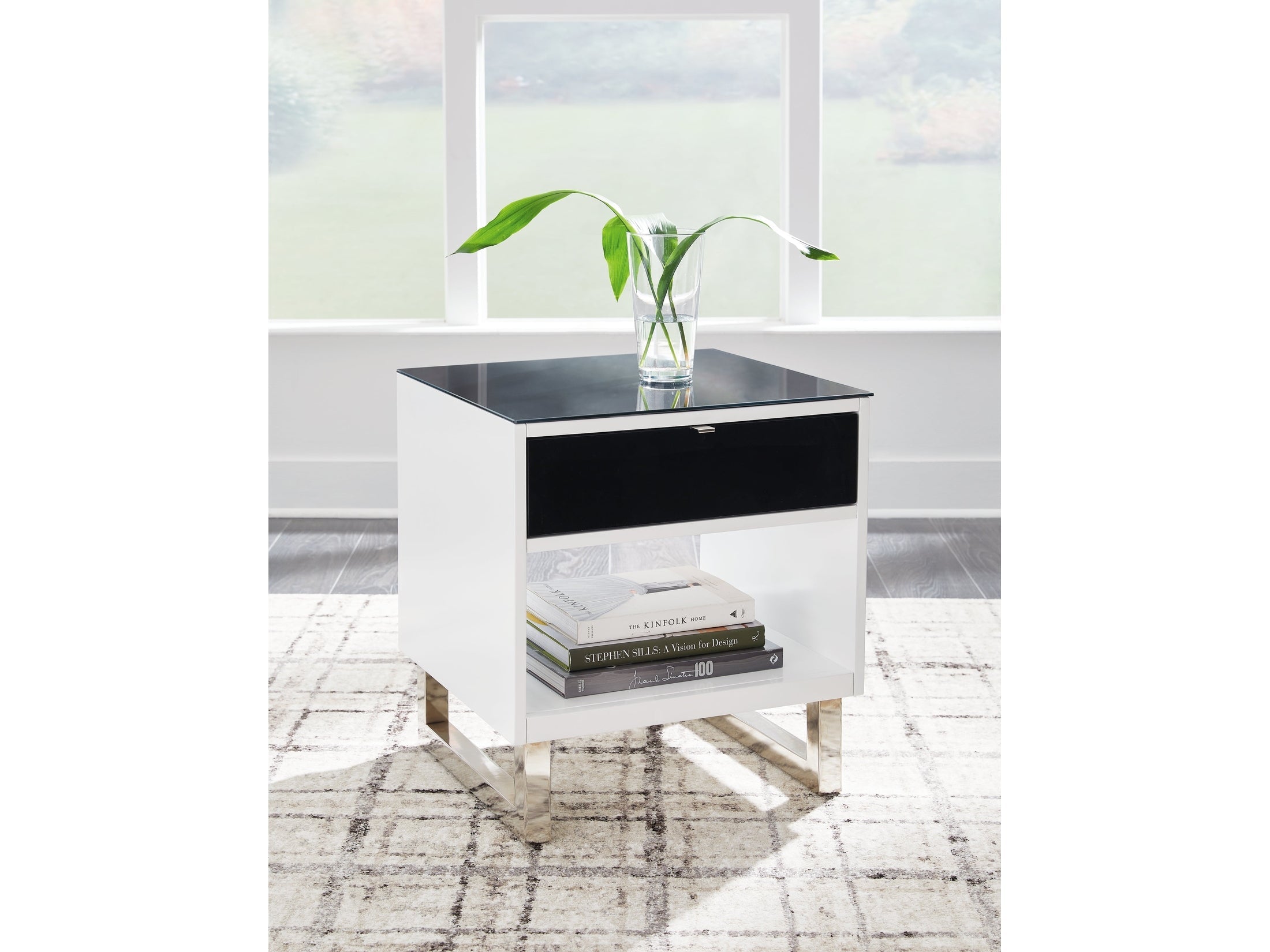 Gardoni White/Black End Table