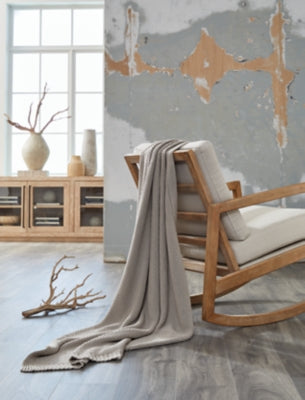 Gayelery Gray Throw 1"