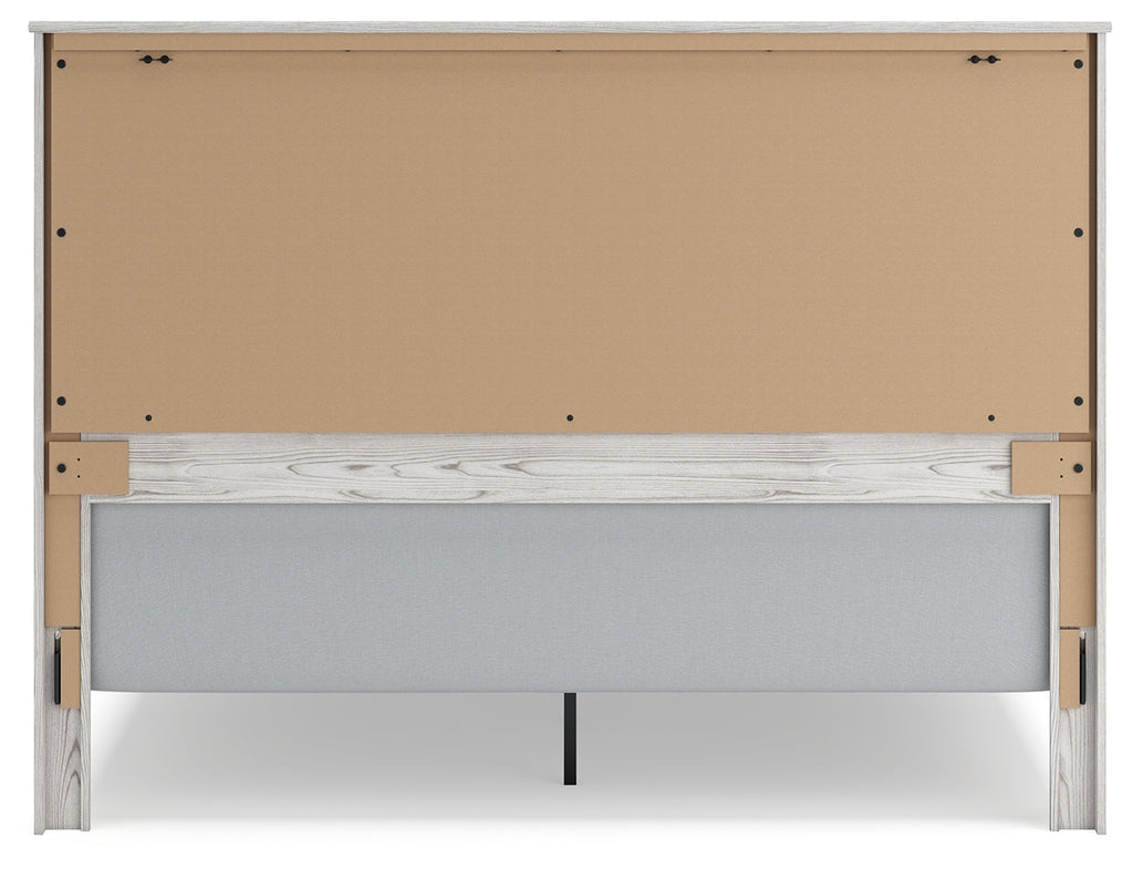 Gerridan King Panel Bedroom Set with Dresser and Mirror