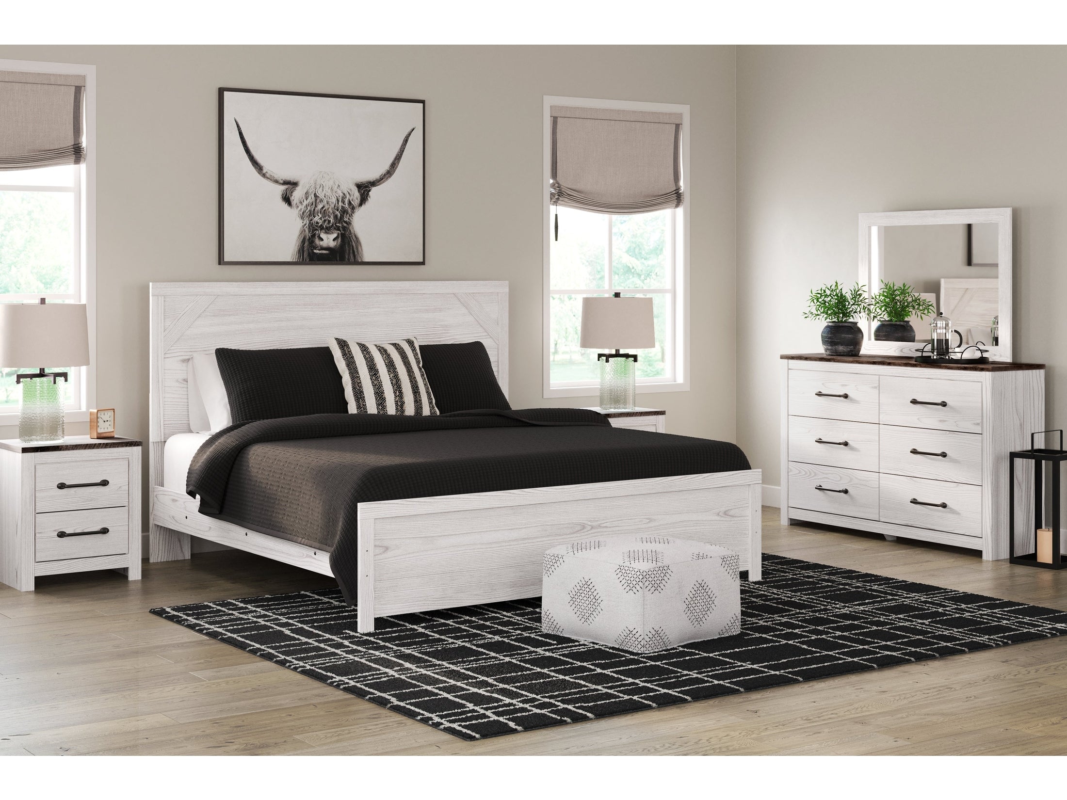 Gerridan /Gray King Panel Bed, White