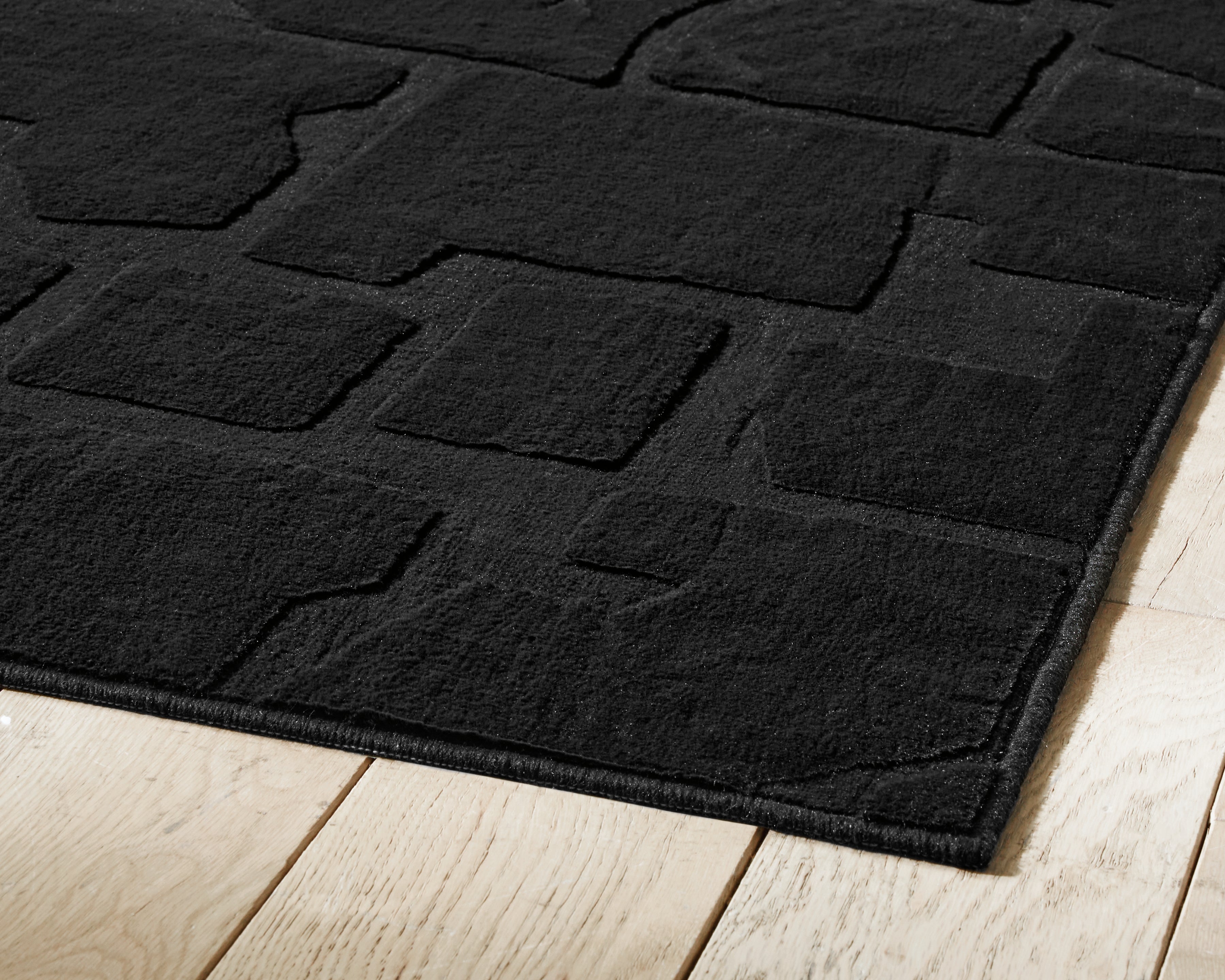 Gibbswell Black Washable Large Rug