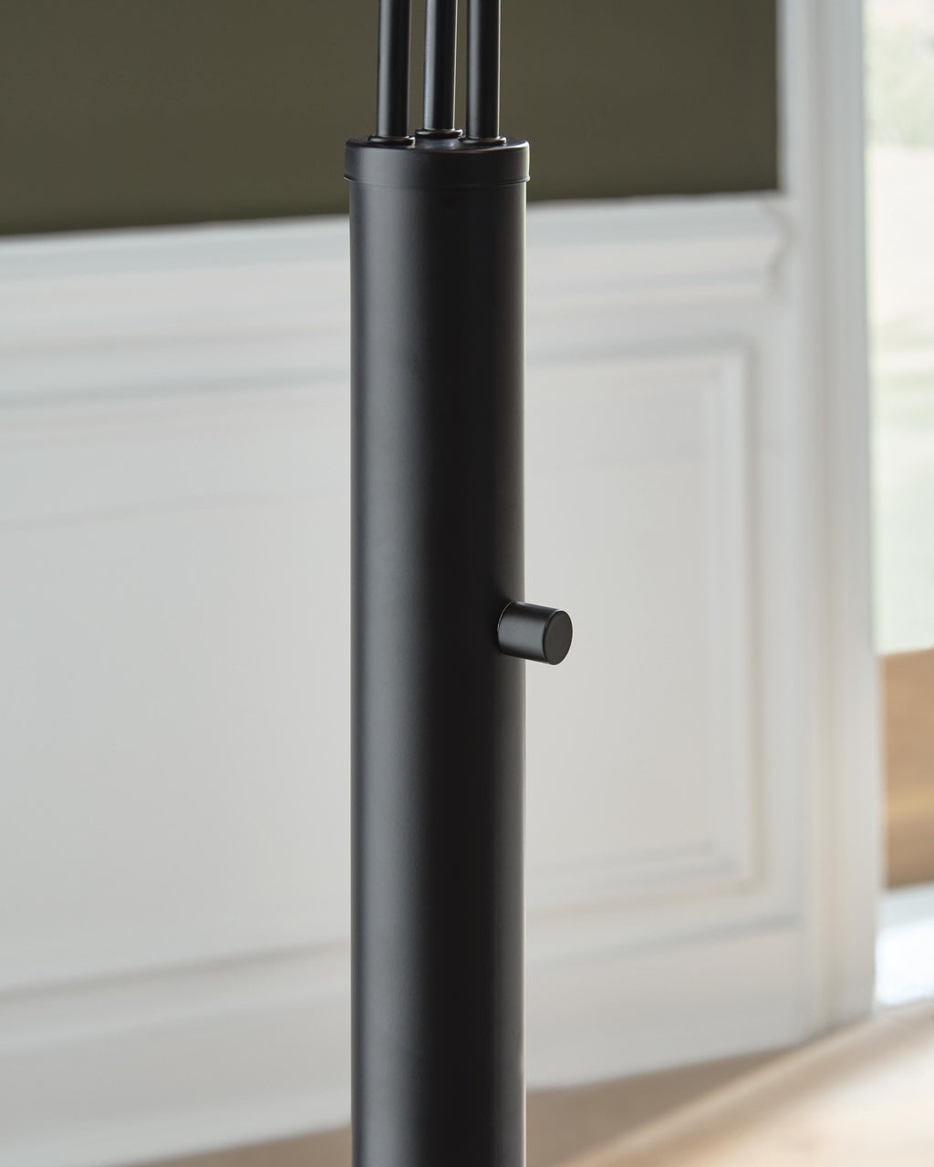 Gibbswellner Black Arc Lamp