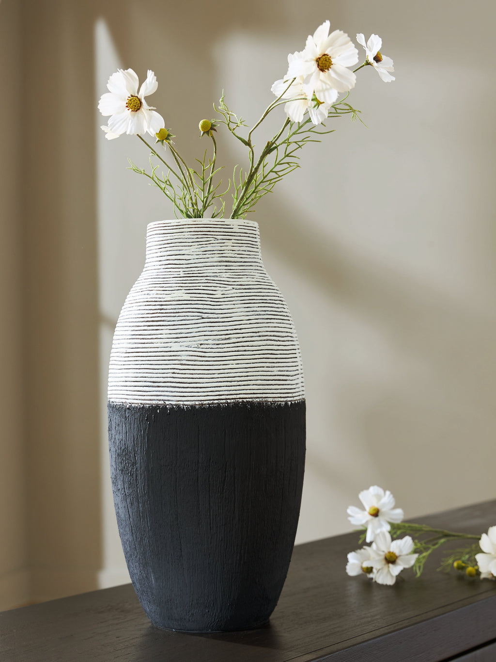 Girtha Antique White/Black Vase (16''H)