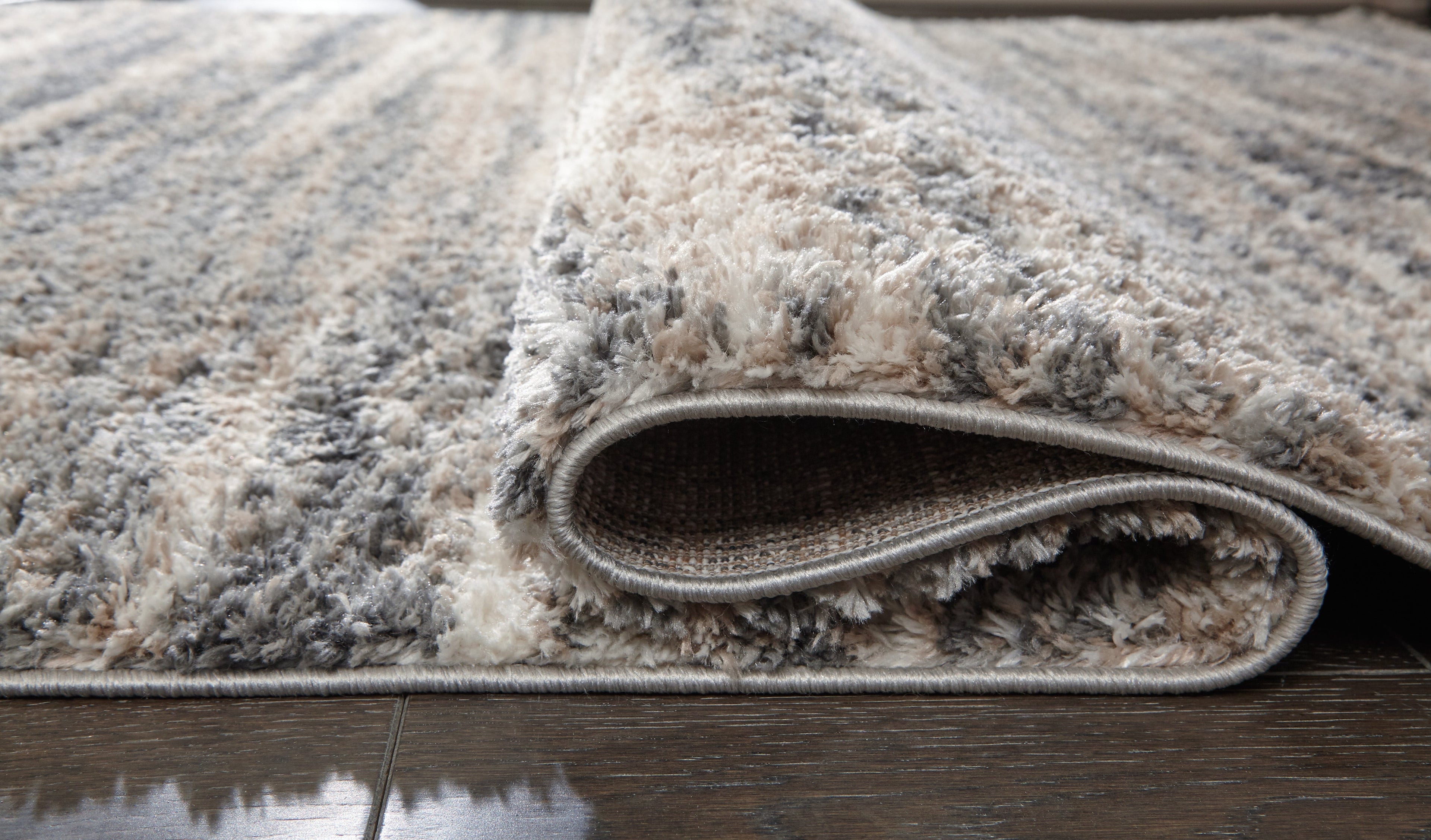 Gizela Ivory/Beige/Gray Medium Rug 5'3" x 7'3"