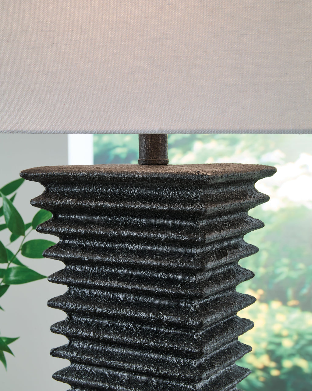 Golzar Black Table Lamp