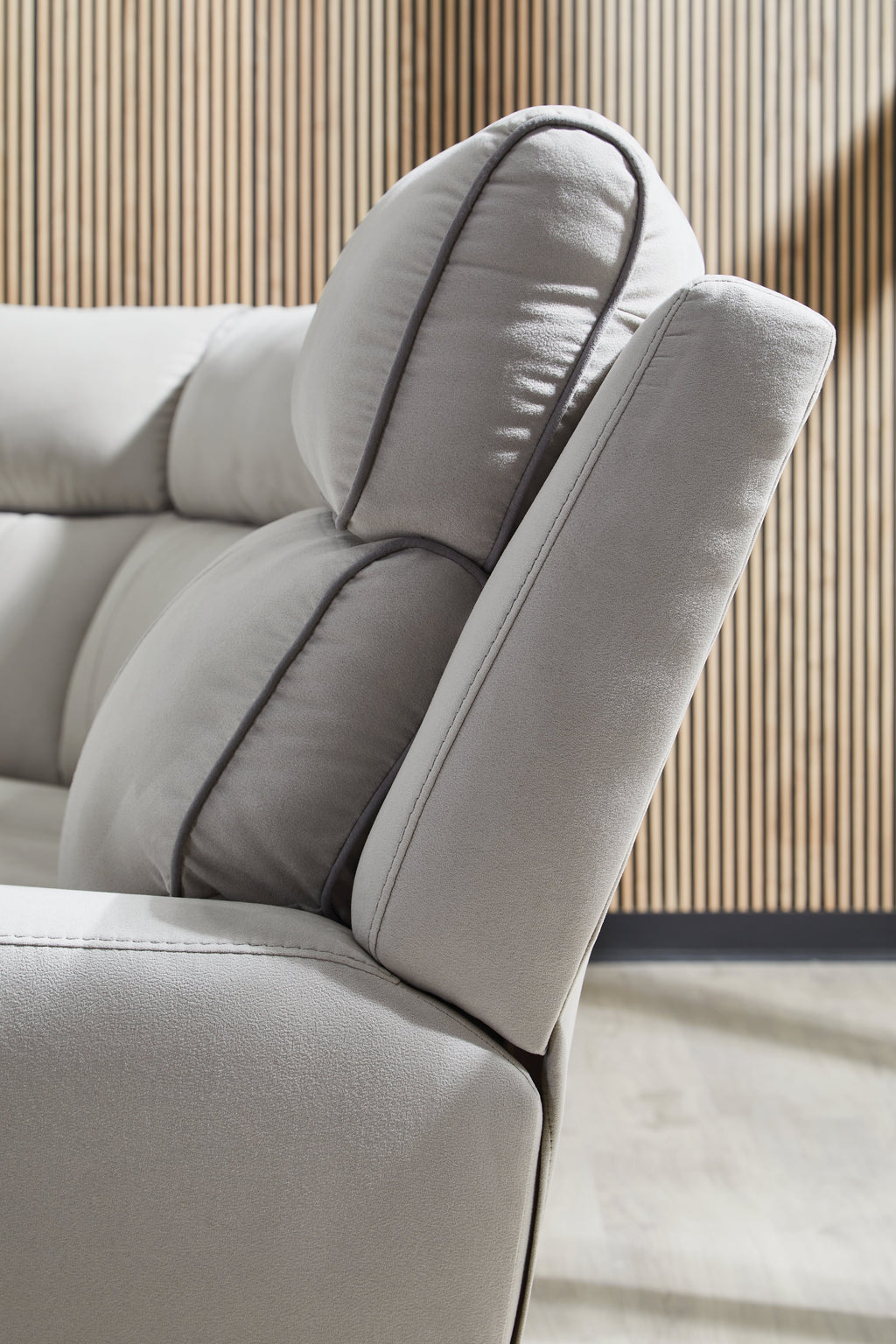 Grafton Pike Pearl/Ash 6 Pc Dual Power Reclining Sectional