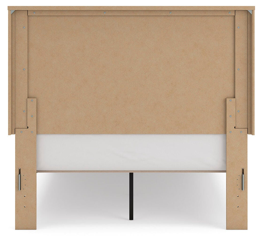 Gramburg Warm Natural Brown Full Panel Platform Bed