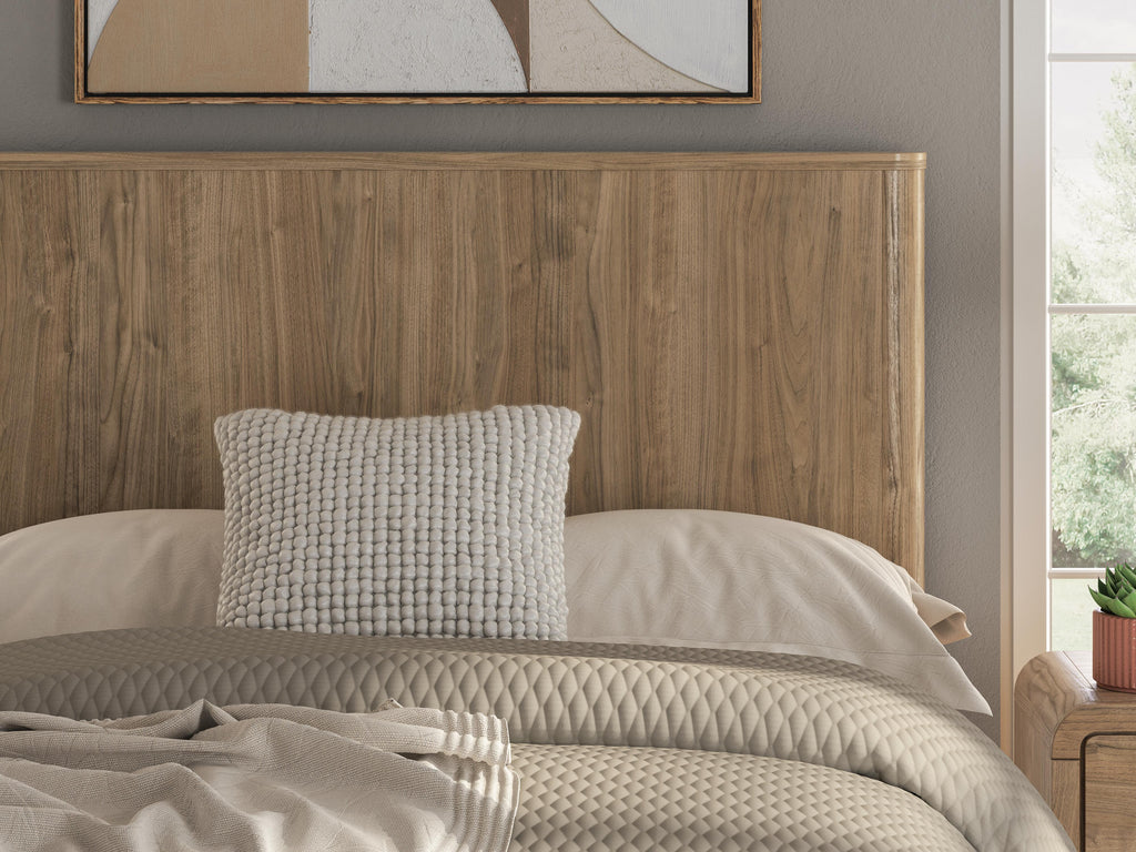 Gramburg Warm Natural Brown Full Panel Platform Bed
