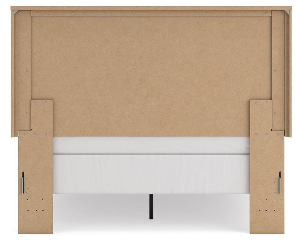 Gramburg Warm Natural Brown Queen Panel Bed