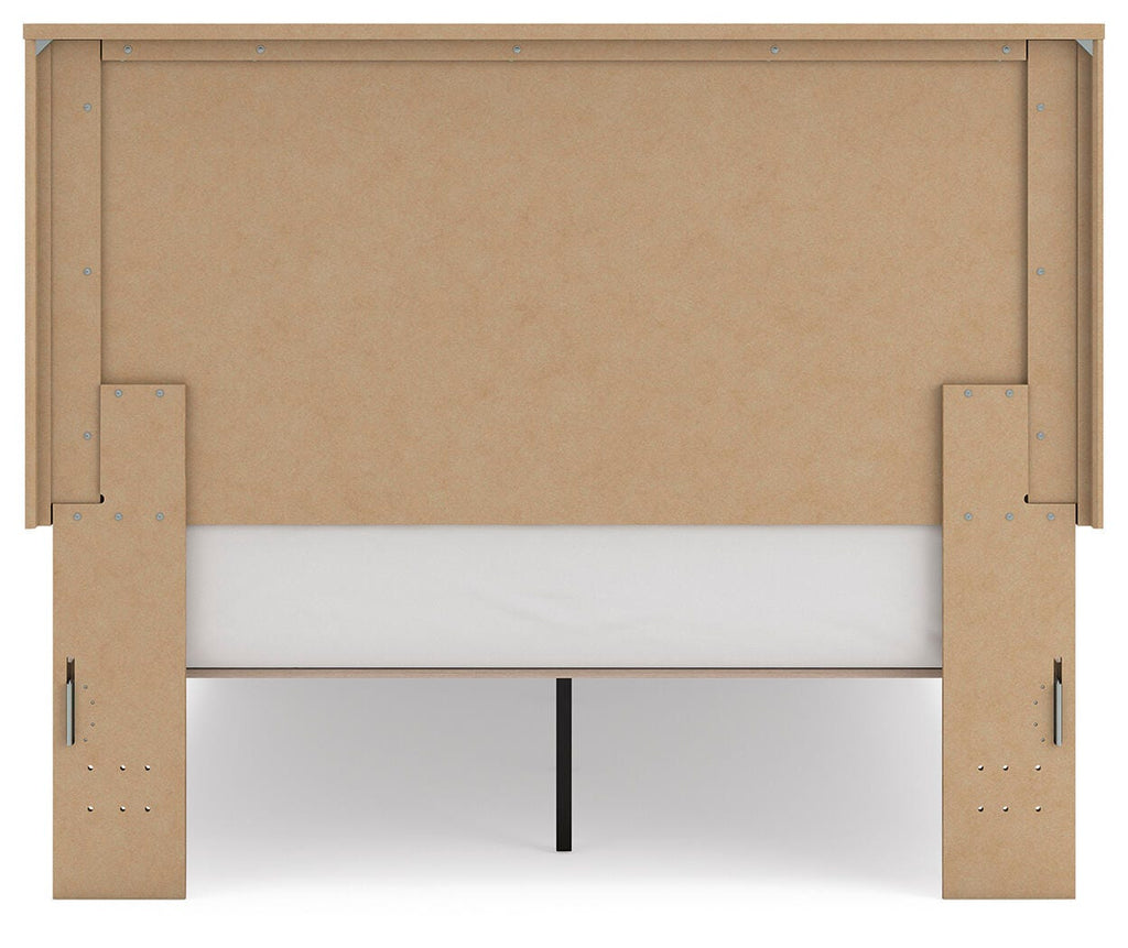 Gramburg Warm Natural Brown Queen Panel Platform Bed
