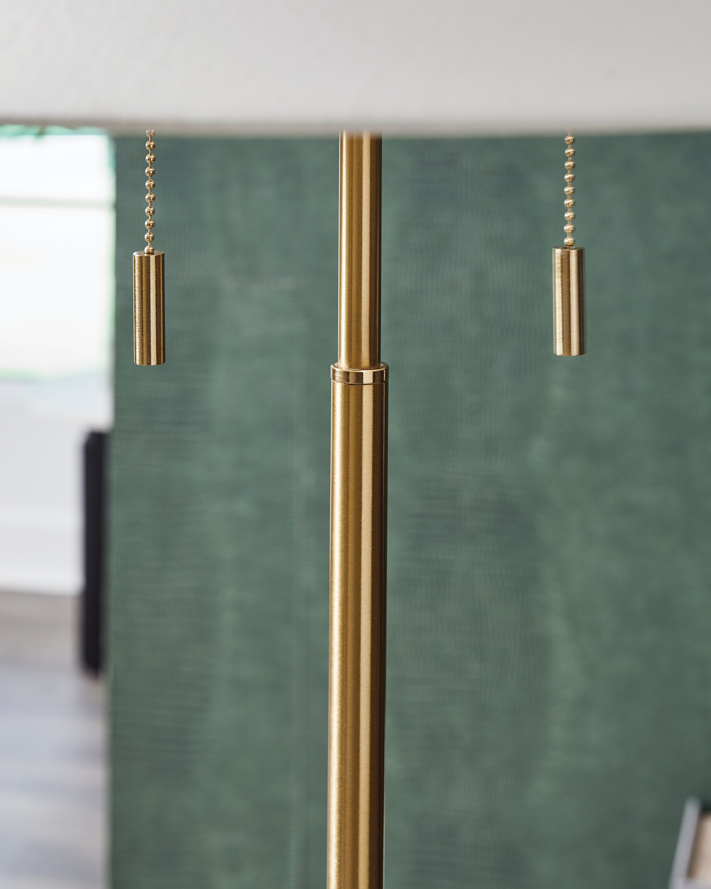Haigwood Gold Metal Floor Lamp (1/CN)