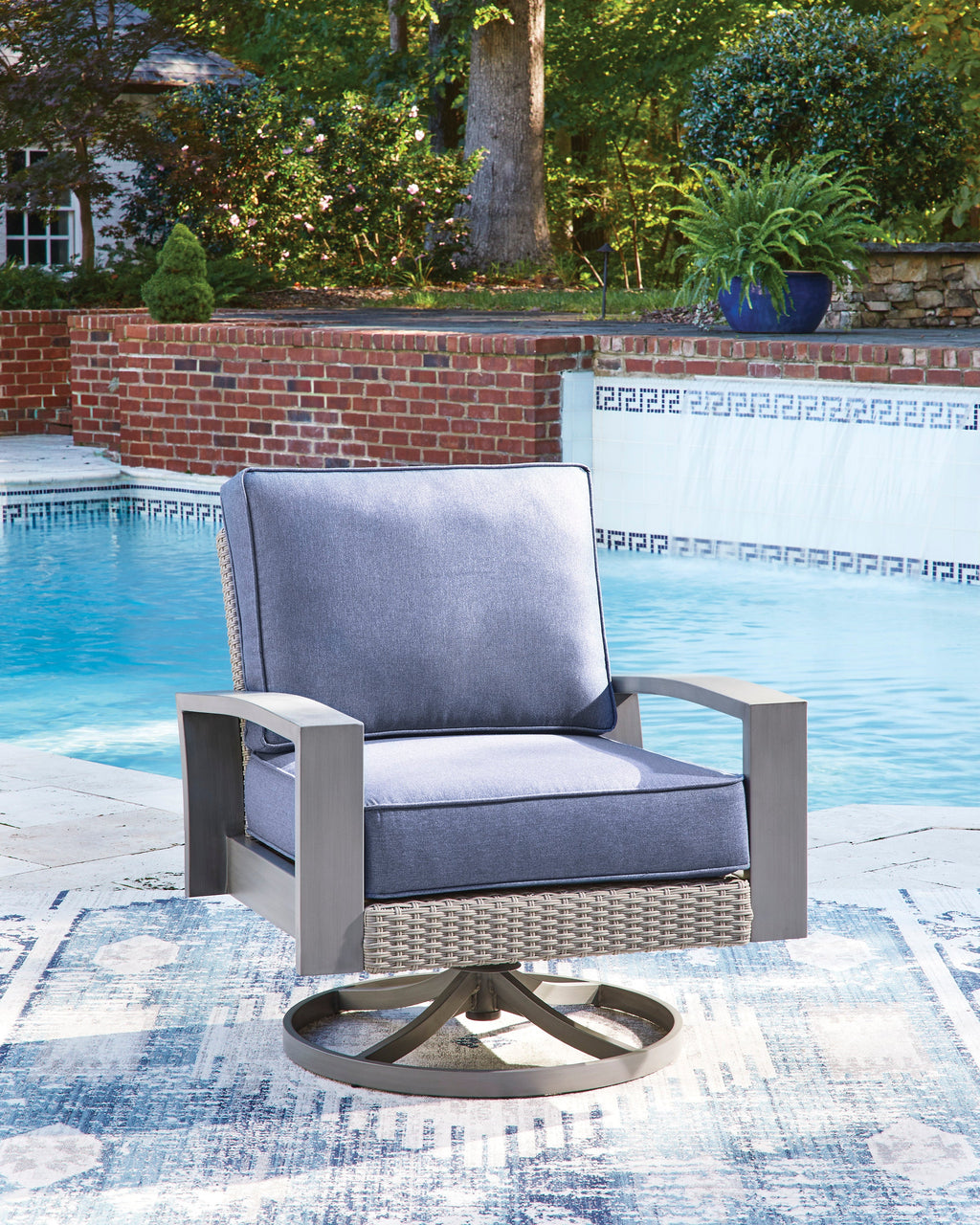 Half Moon Beach Blue/Gray Swivel Lounge w/ Cushion