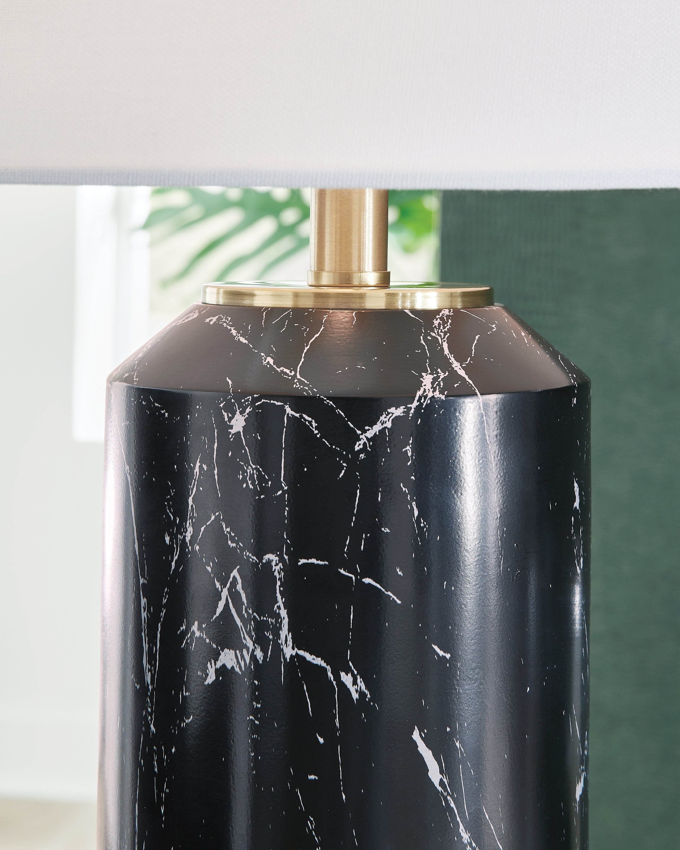 Hanzila Black/Gold Table Lamp