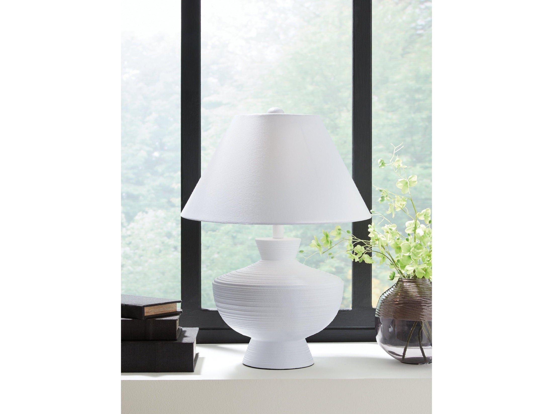 Harelwood White Poly Table Lamp