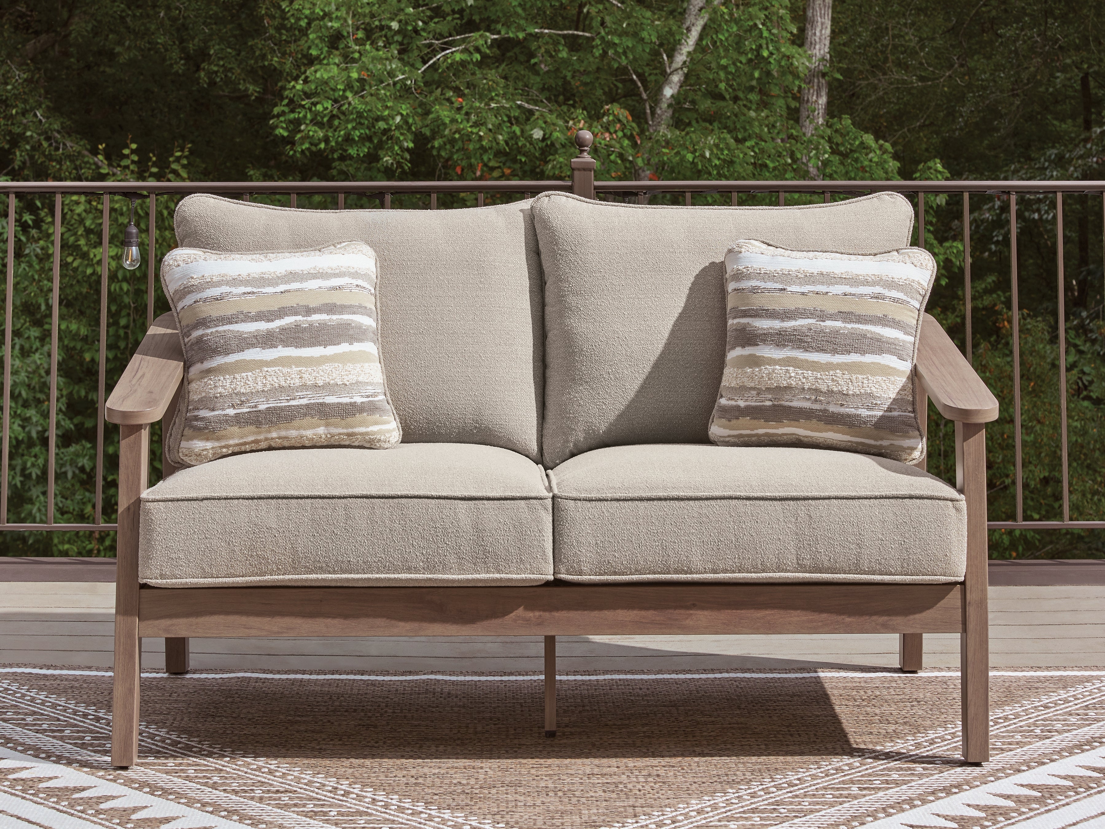 Harmony Headlands Natural/Gray Loveseat w/Cushion