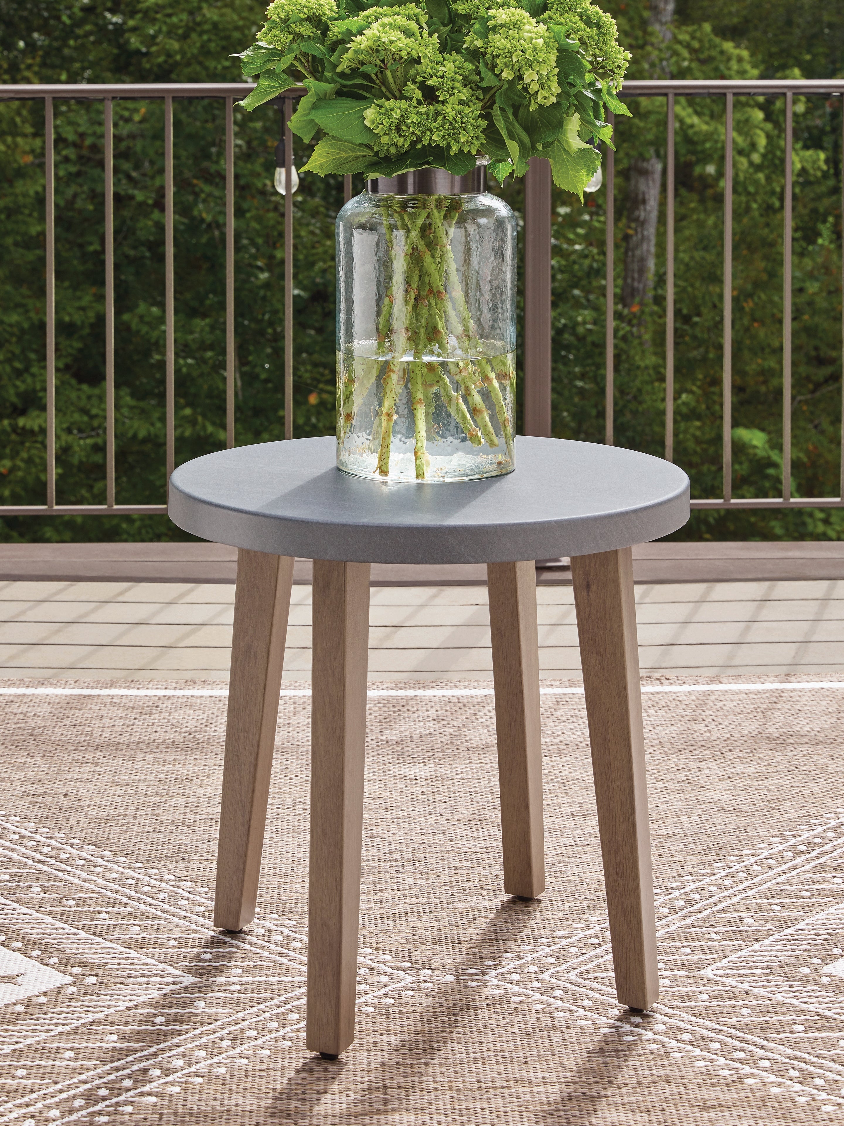 Harmony Headlands Natural/Gray Round End Table