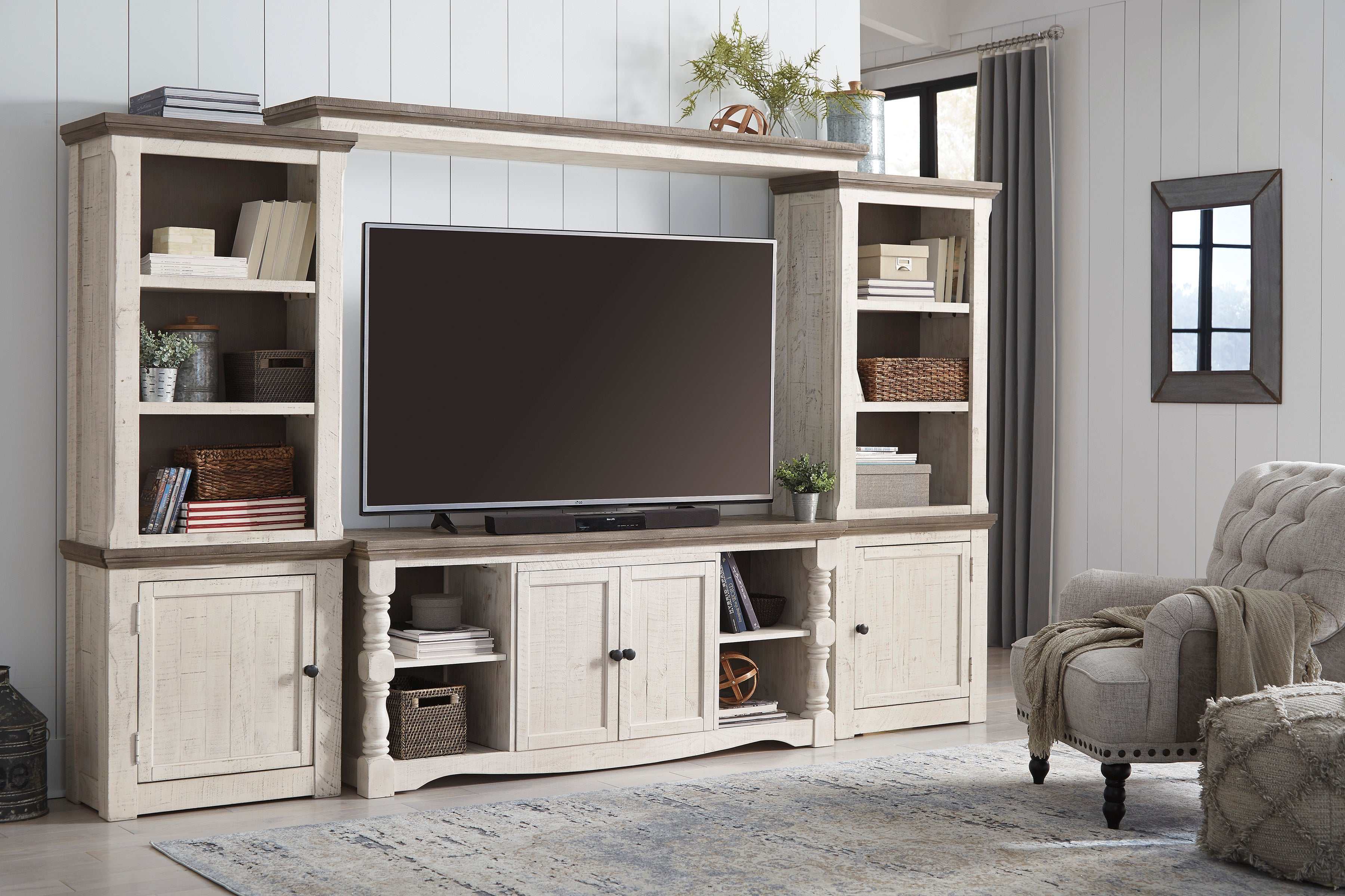 Havalance Weathered Gray & Vintage White Entertainment Center / 4pc