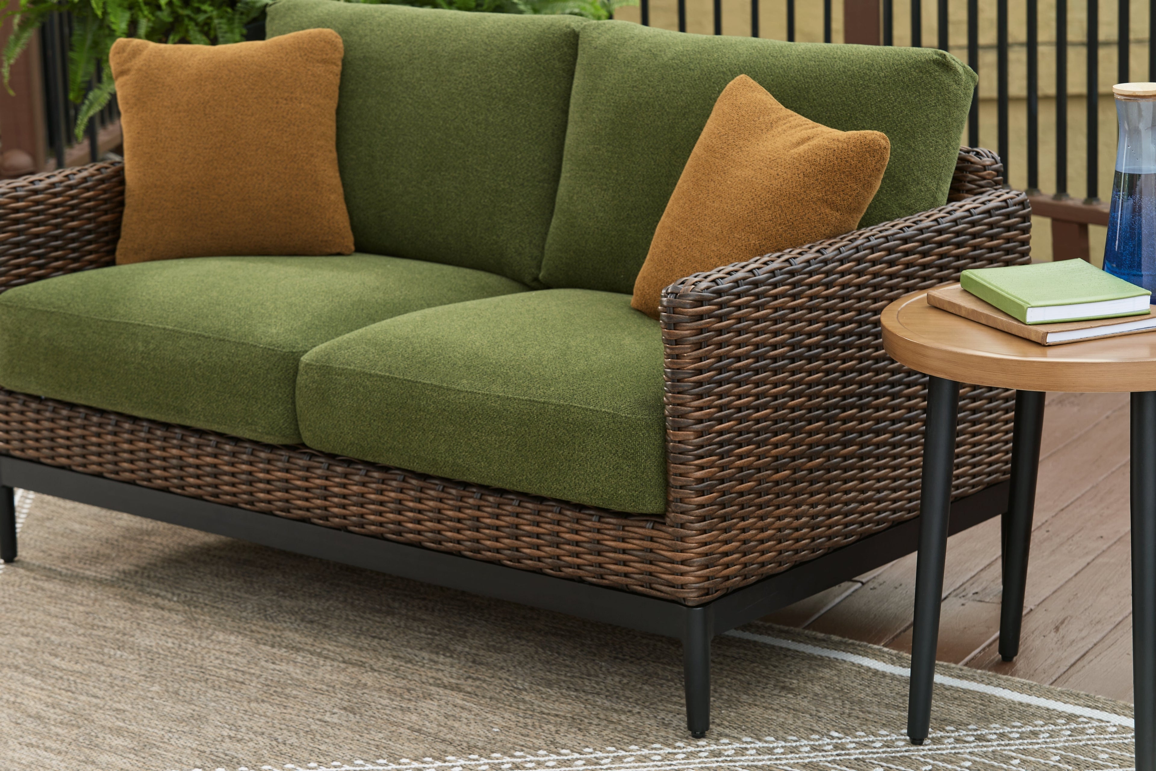 Horizon Hall Brown/Green Loveseat w/Cushion